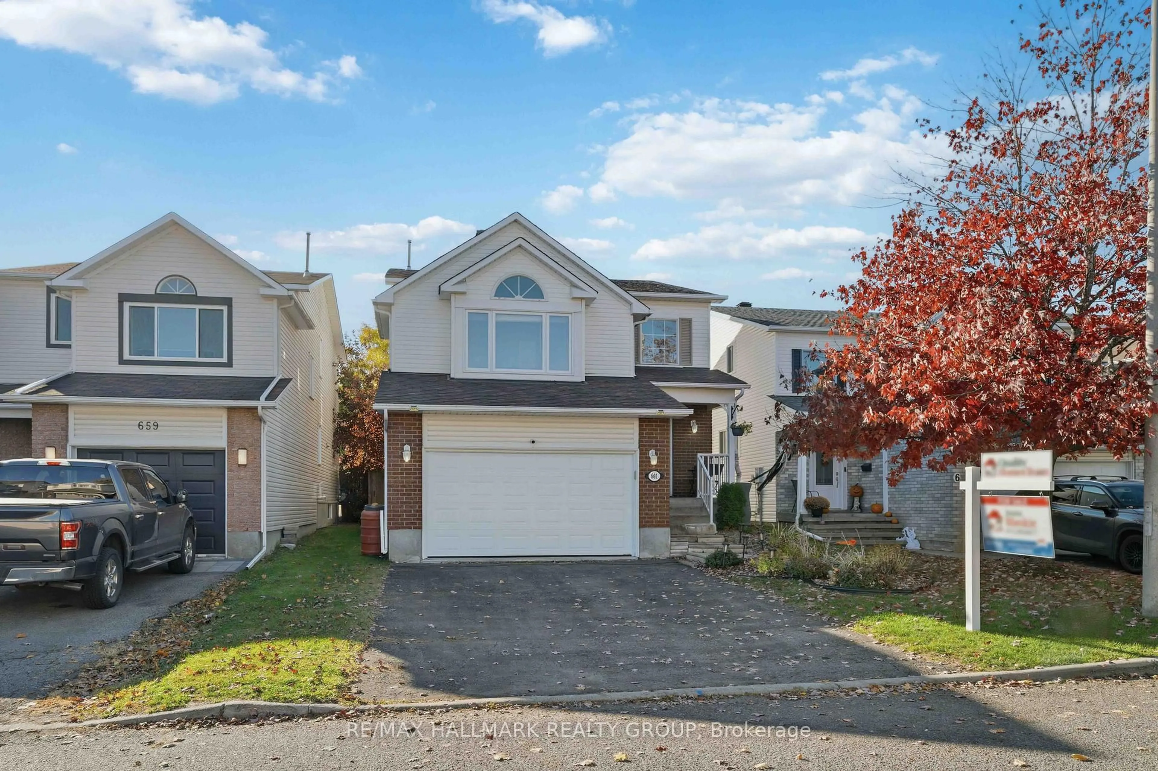 Home with vinyl exterior material, street for 661 Arc en Ciel St, Orleans Ontario K4A 3H8