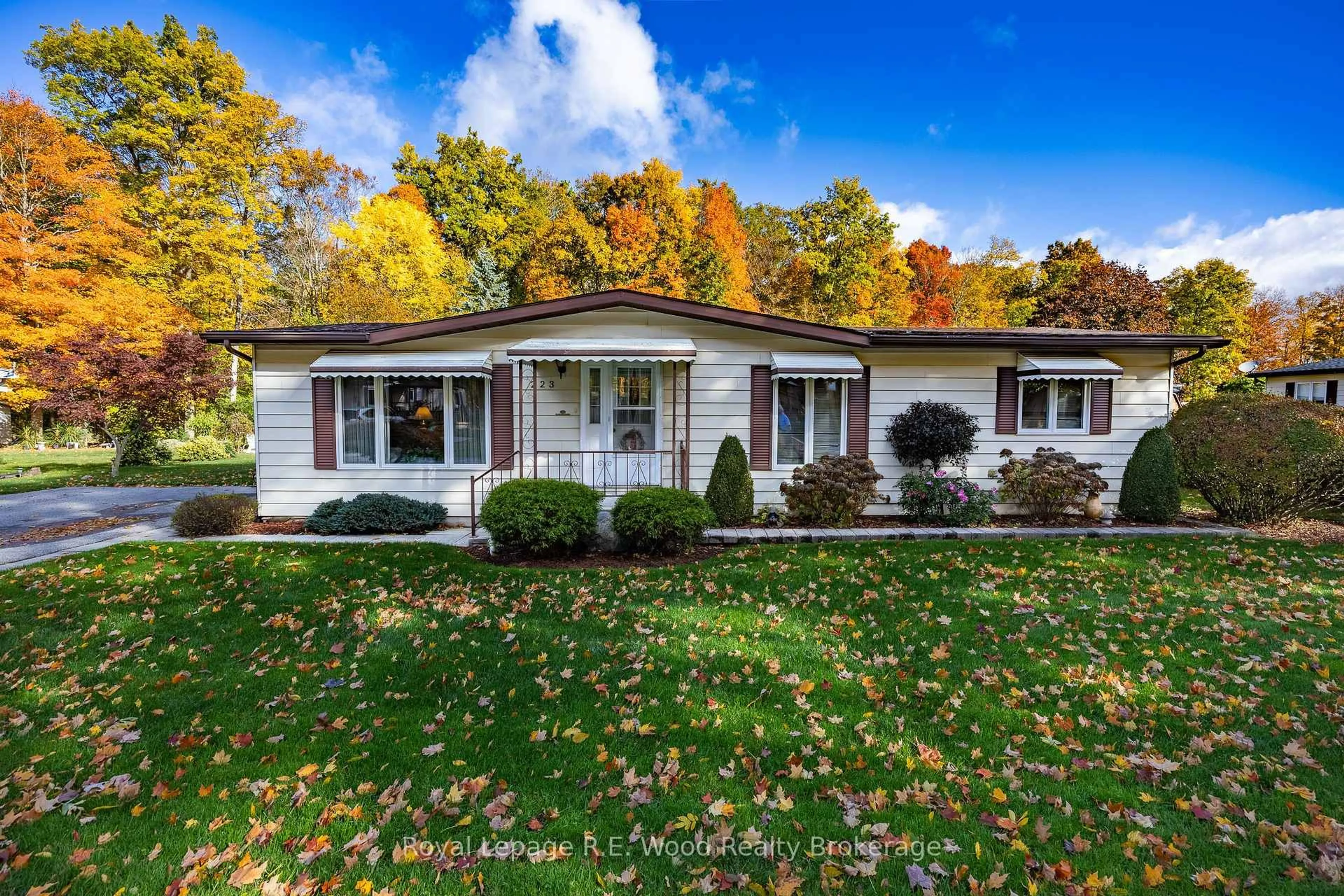 Home with vinyl exterior material, street for 10085 Culloden Rd, Bayham Ontario N0J 1H0