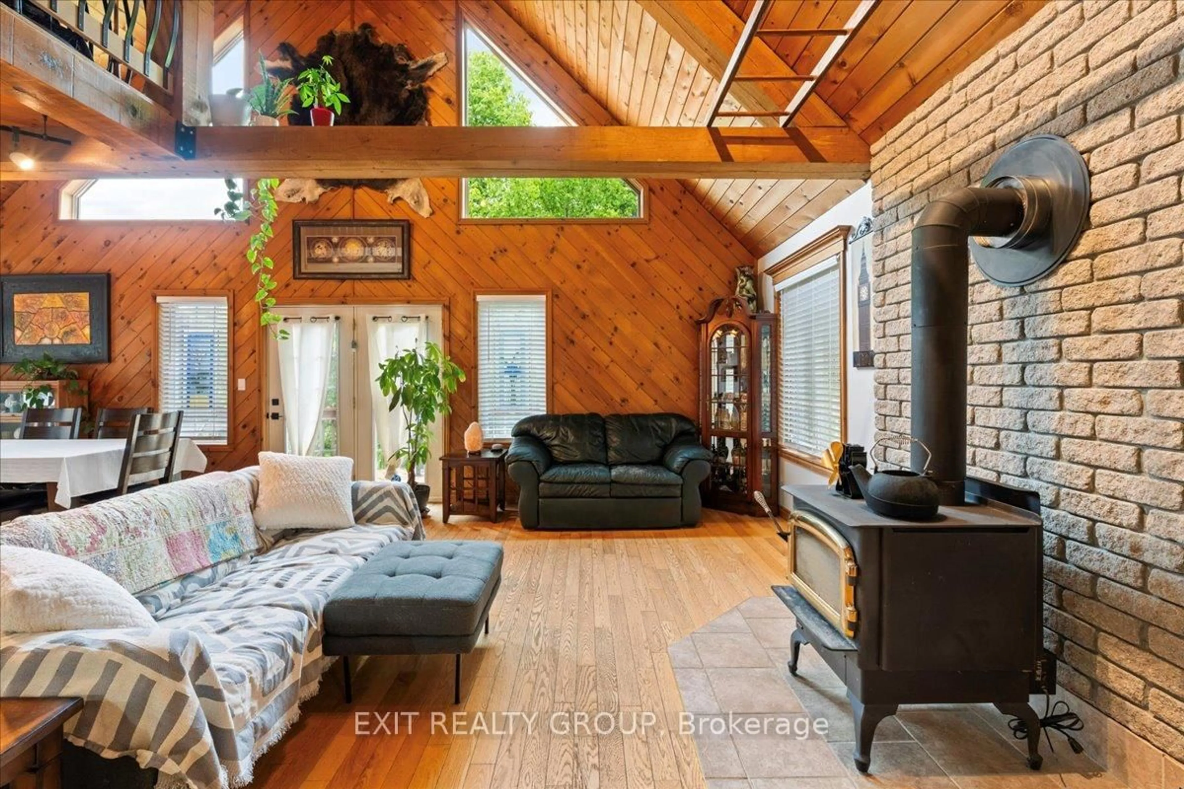 Indoor entryway for 14 Smith Rd, Belleville Ontario K0K 2Y0