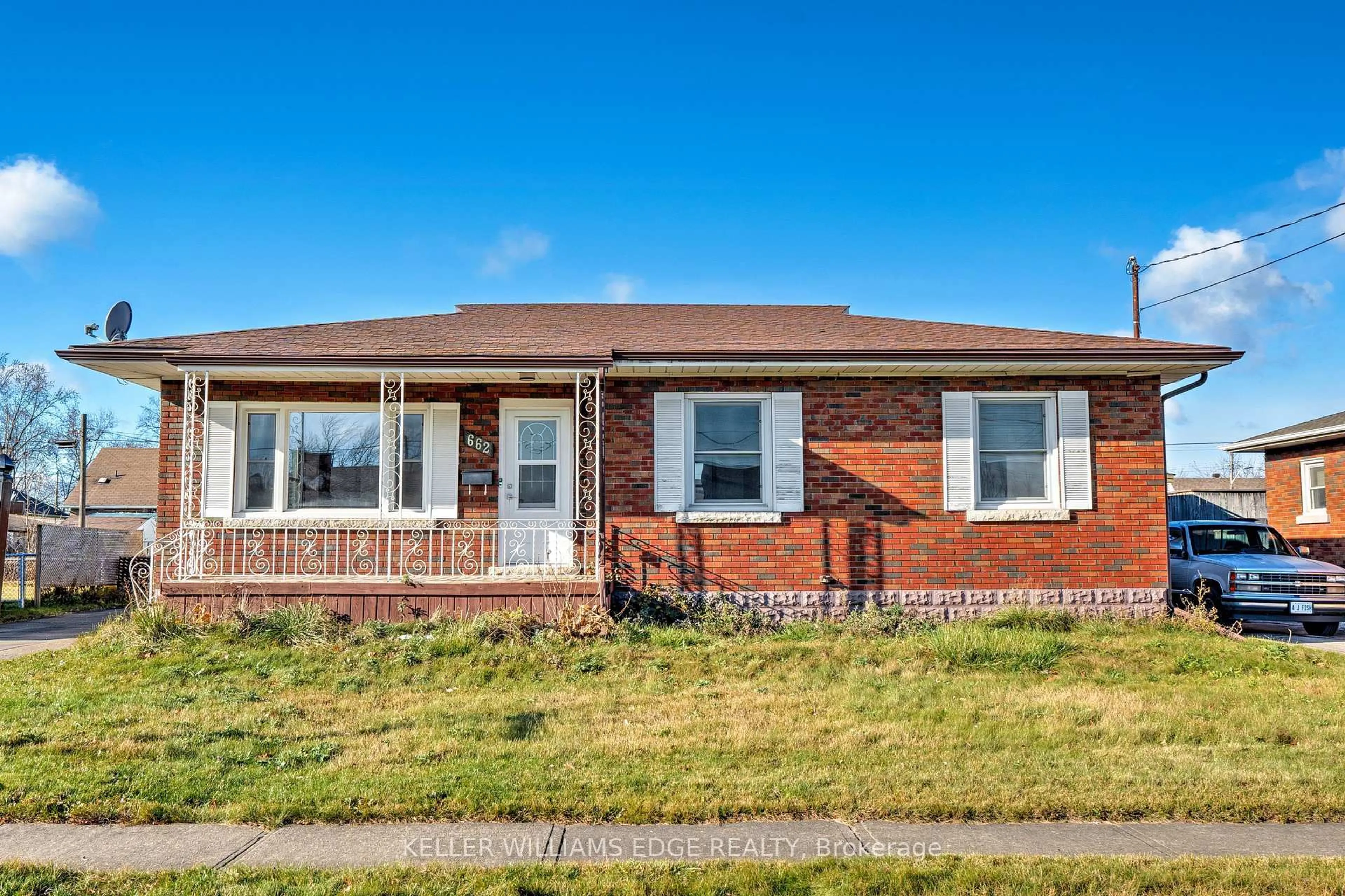 Home with brick exterior material, street for 662 Harriet St, Welland Ontario L3B 2J3