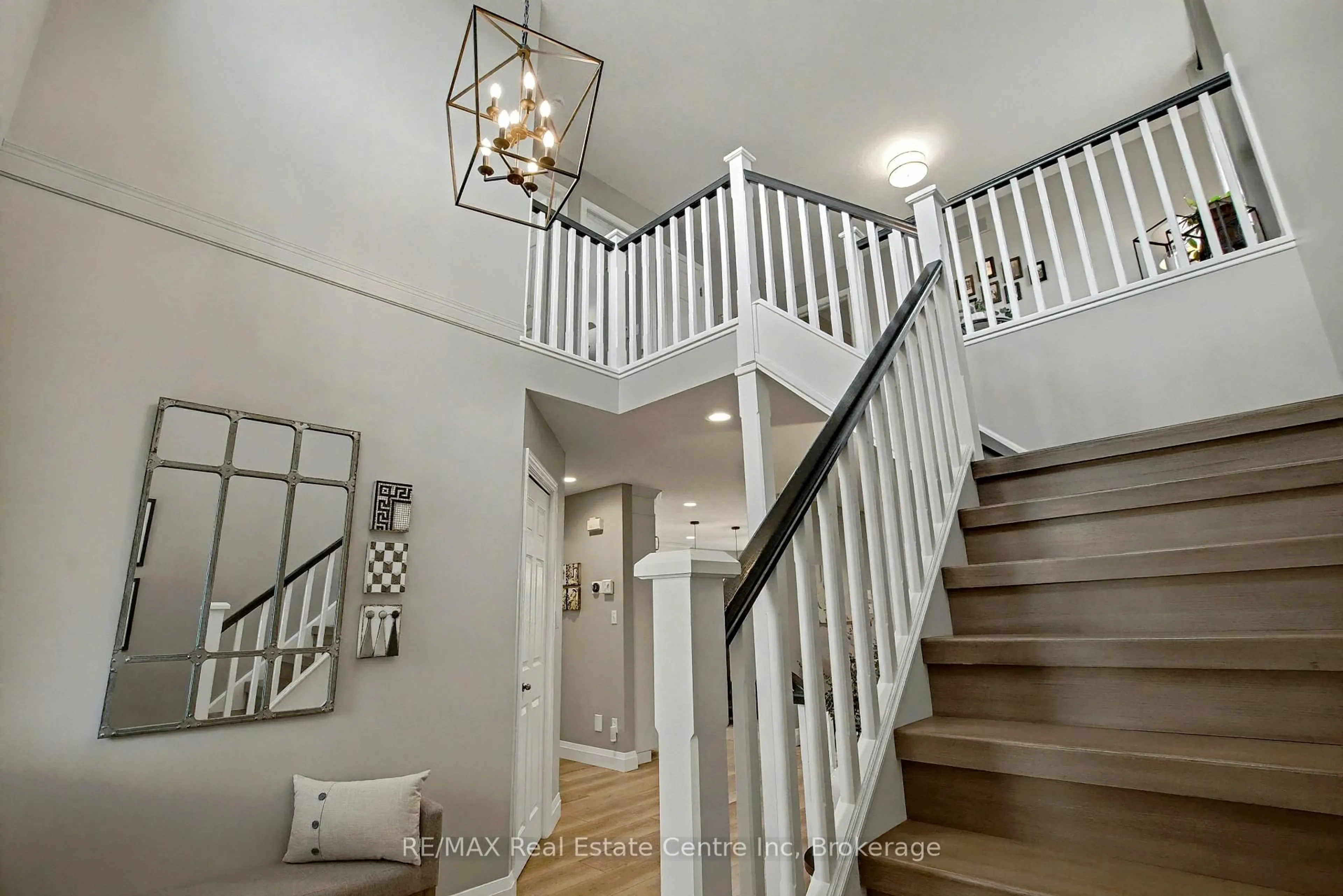 Stairs for 28 Irving Cres, Guelph Ontario N1G 5J1