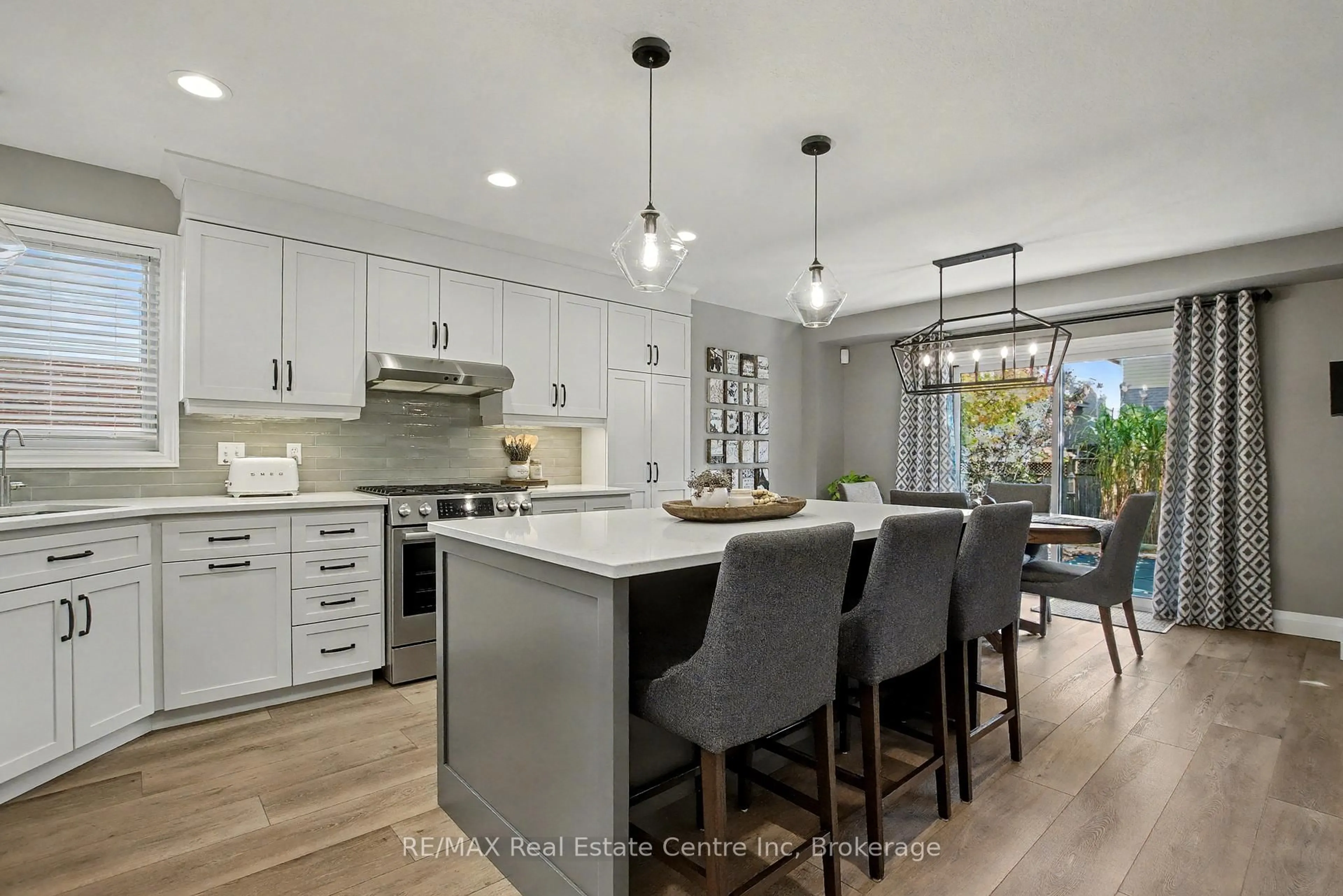 Open concept kitchen, ceramic/tile floor for 28 Irving Cres, Guelph Ontario N1G 5J1