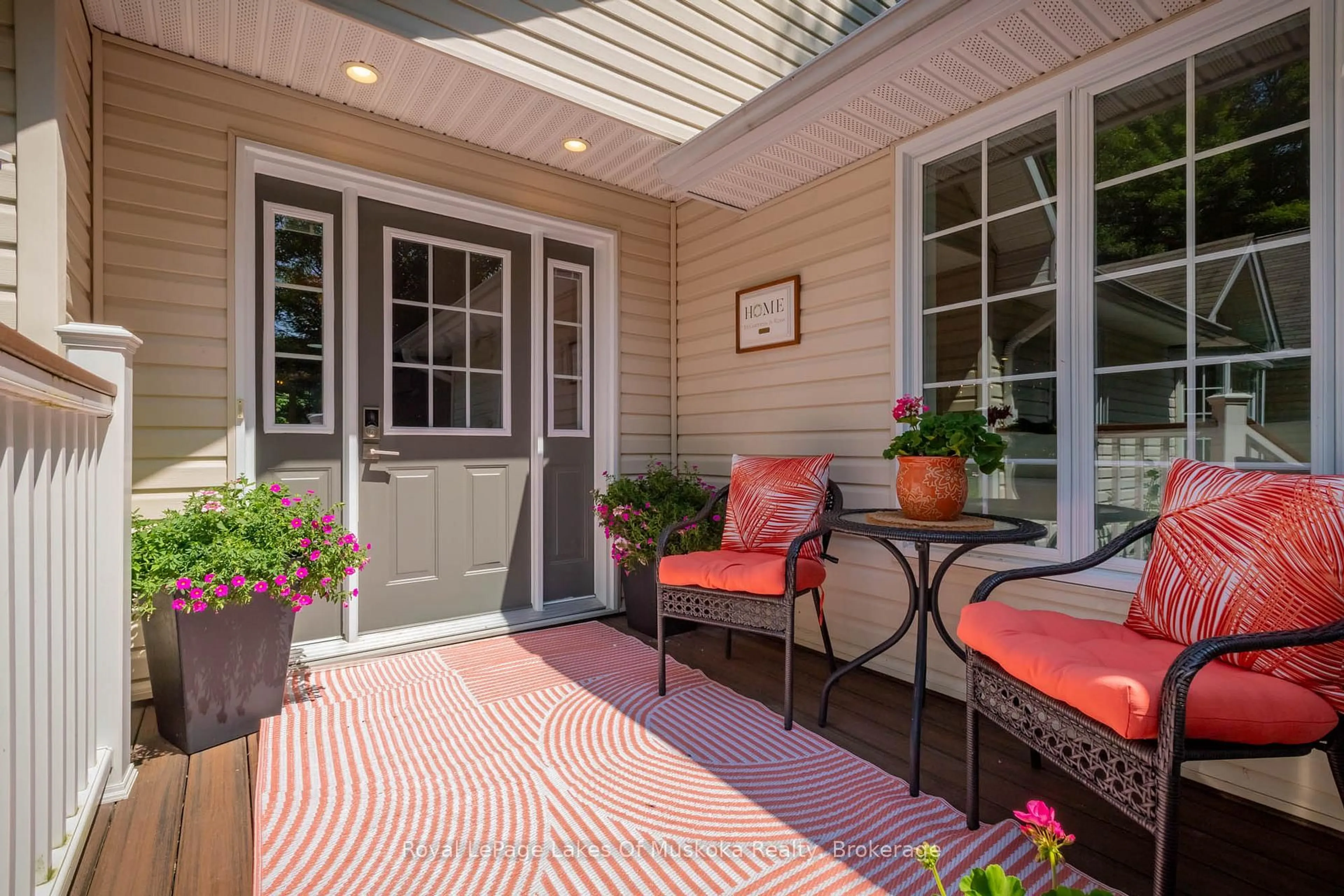 Patio, street for 24 BIRCHWOOD Cres, Huntsville Ontario P1H 0A6