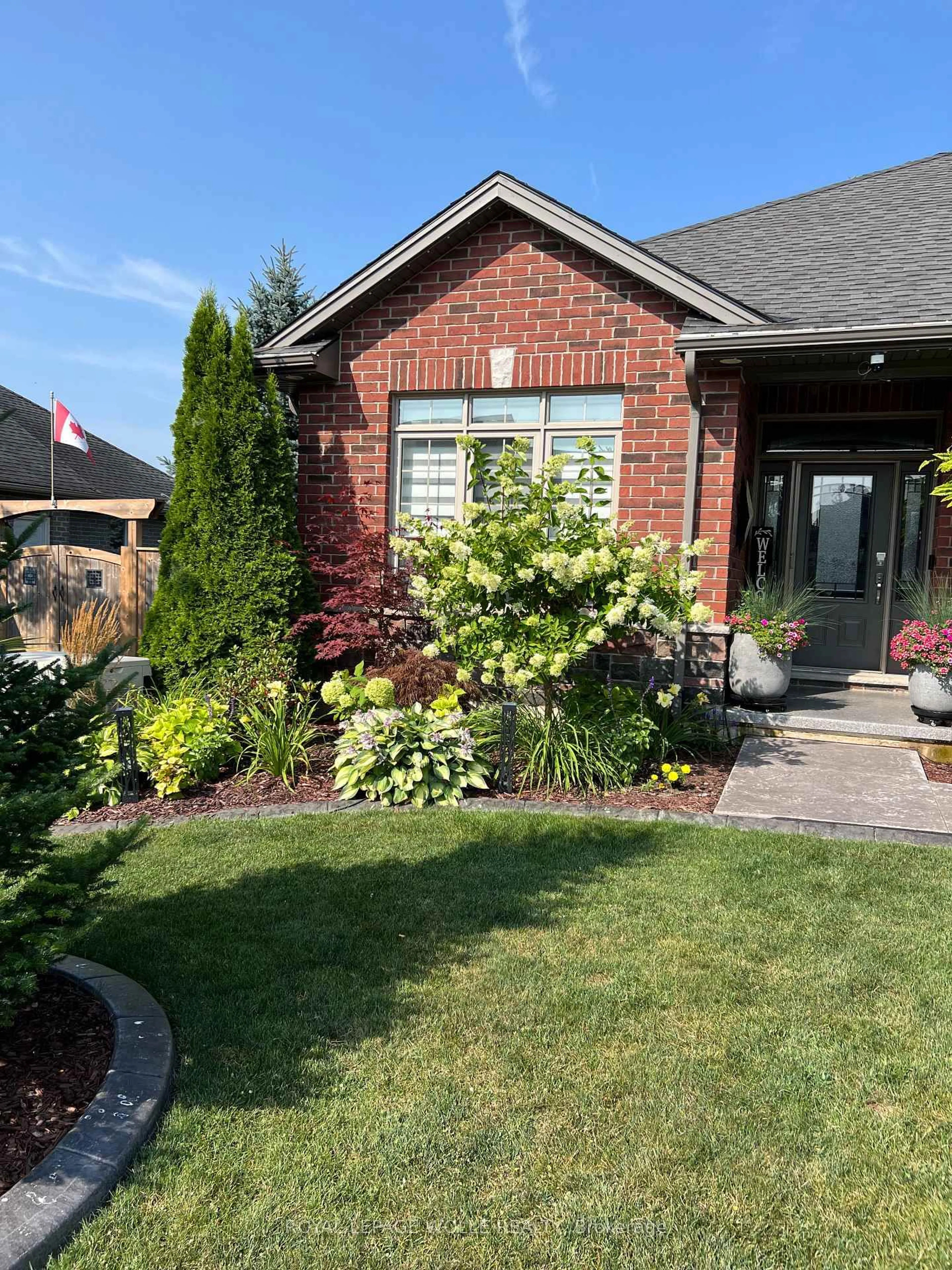 Home with brick exterior material, street for 42 Graydon Dr, South-West Oxford Ontario N0J 1N0