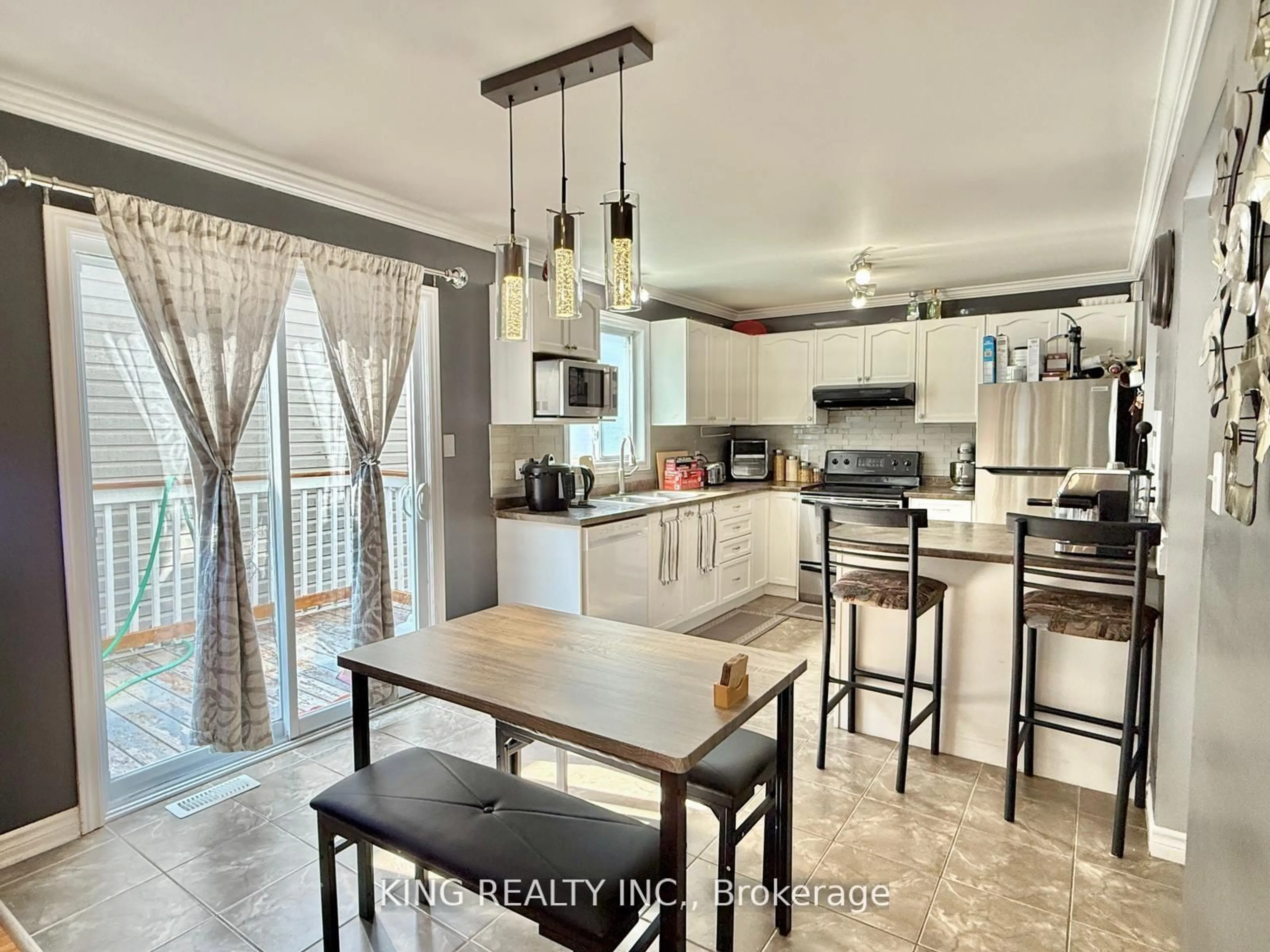 Open concept kitchen, ceramic/tile floor for 196 CRIMSON Cres, London East Ontario N5W 6G1
