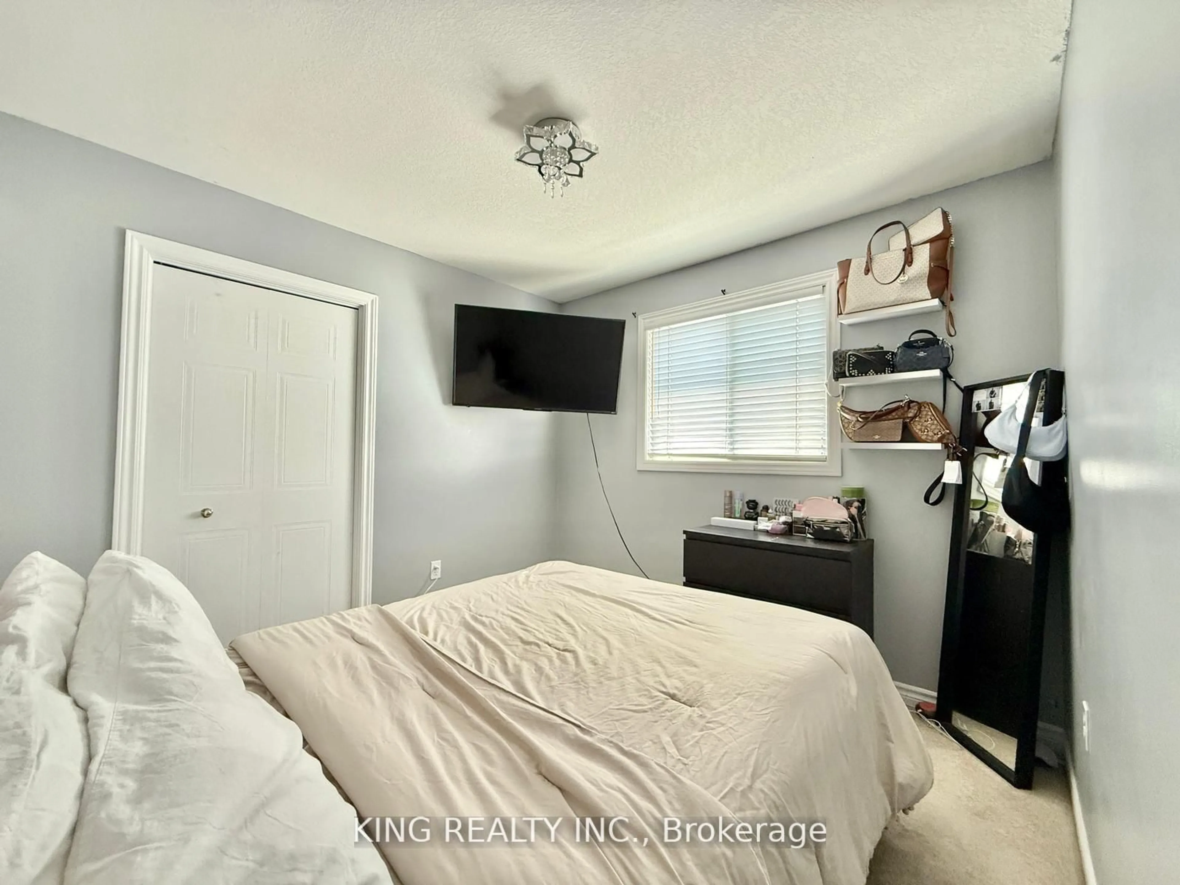 A pic of a room for 196 CRIMSON Cres, London East Ontario N5W 6G1