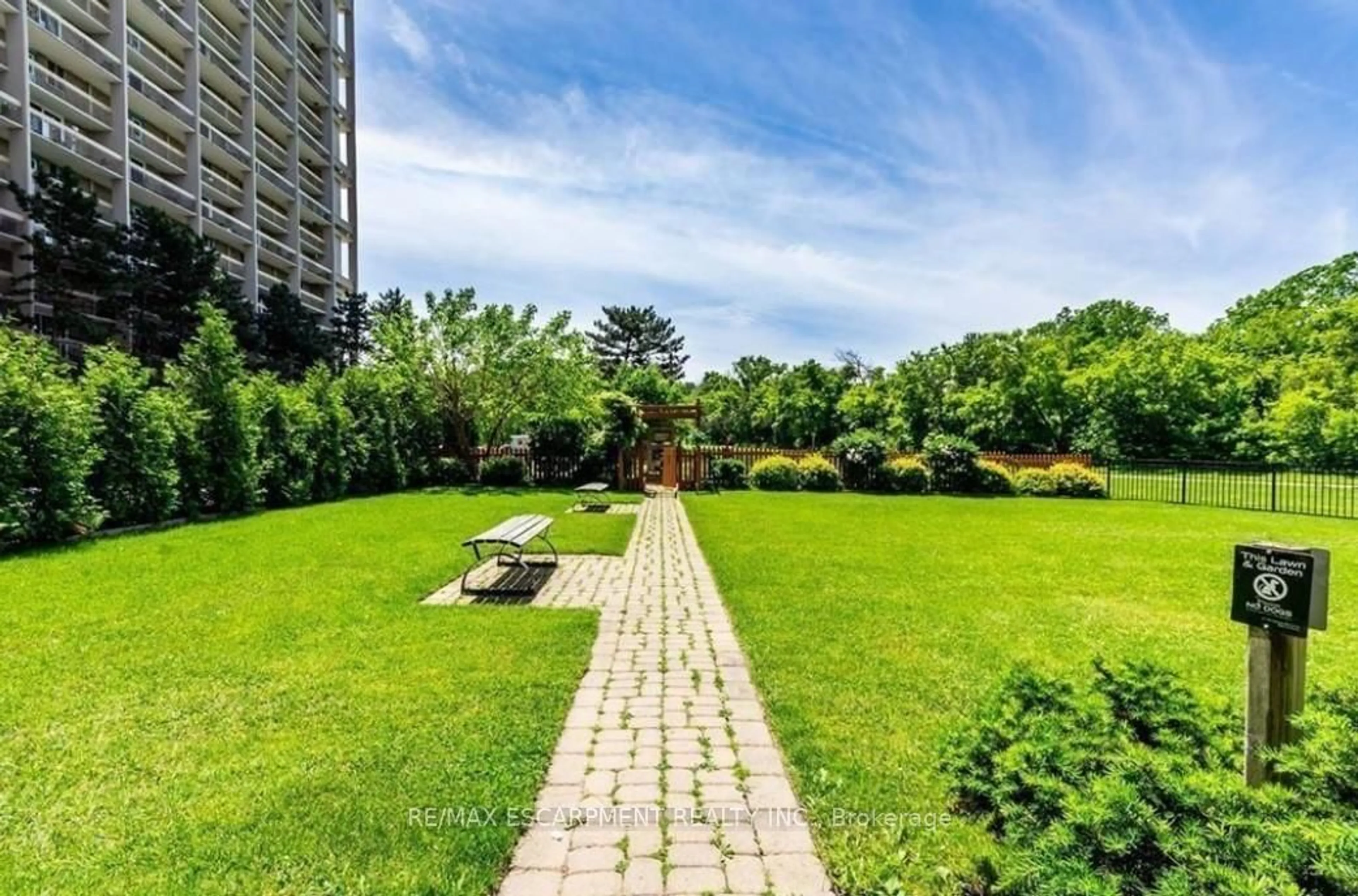 Patio, unknown for 350 Quigley Rd #723, Hamilton Ontario L8K 5N2