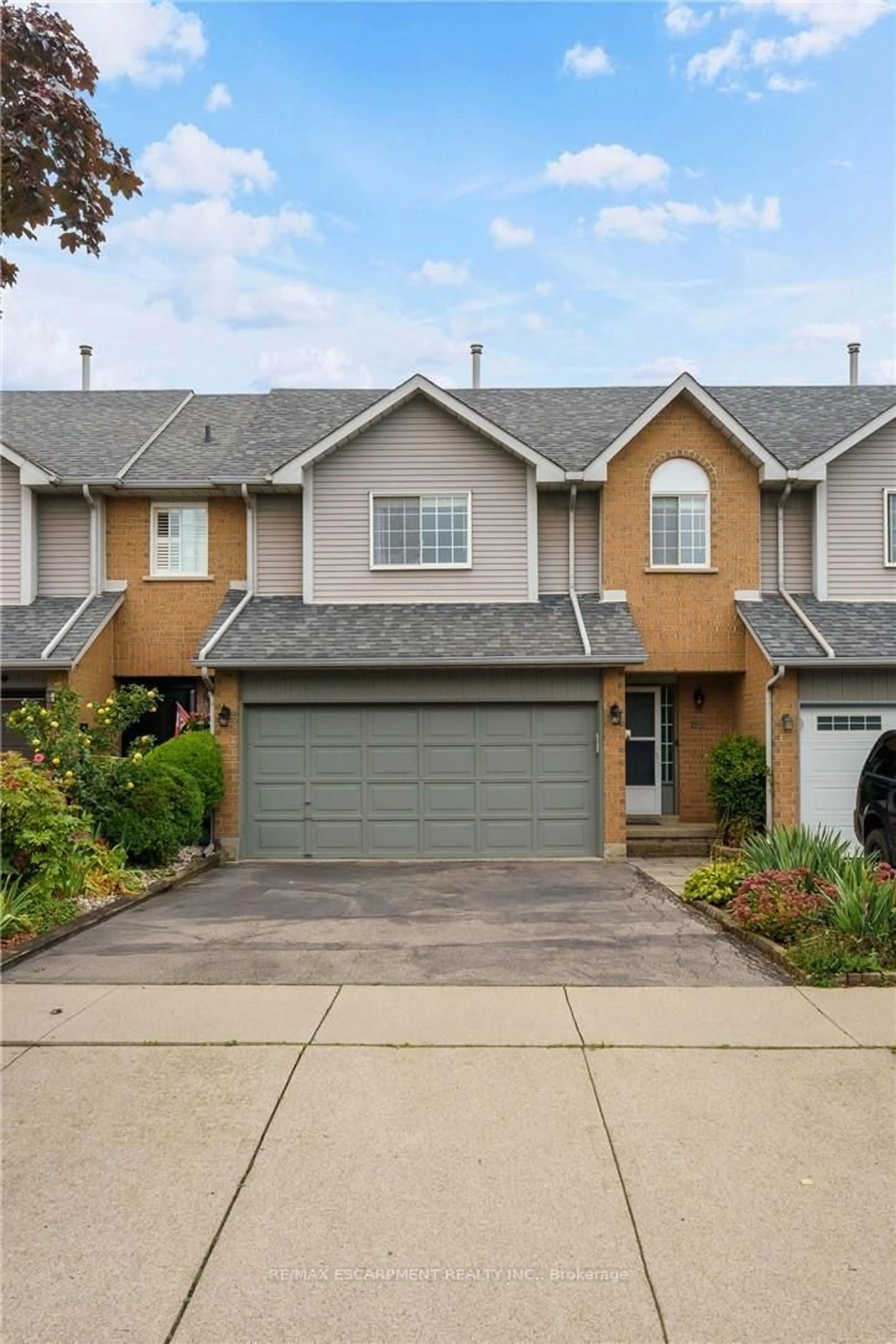 Home with brick exterior material, street for 85 Chelsea Cres, Hamilton Ontario L8E 5R8