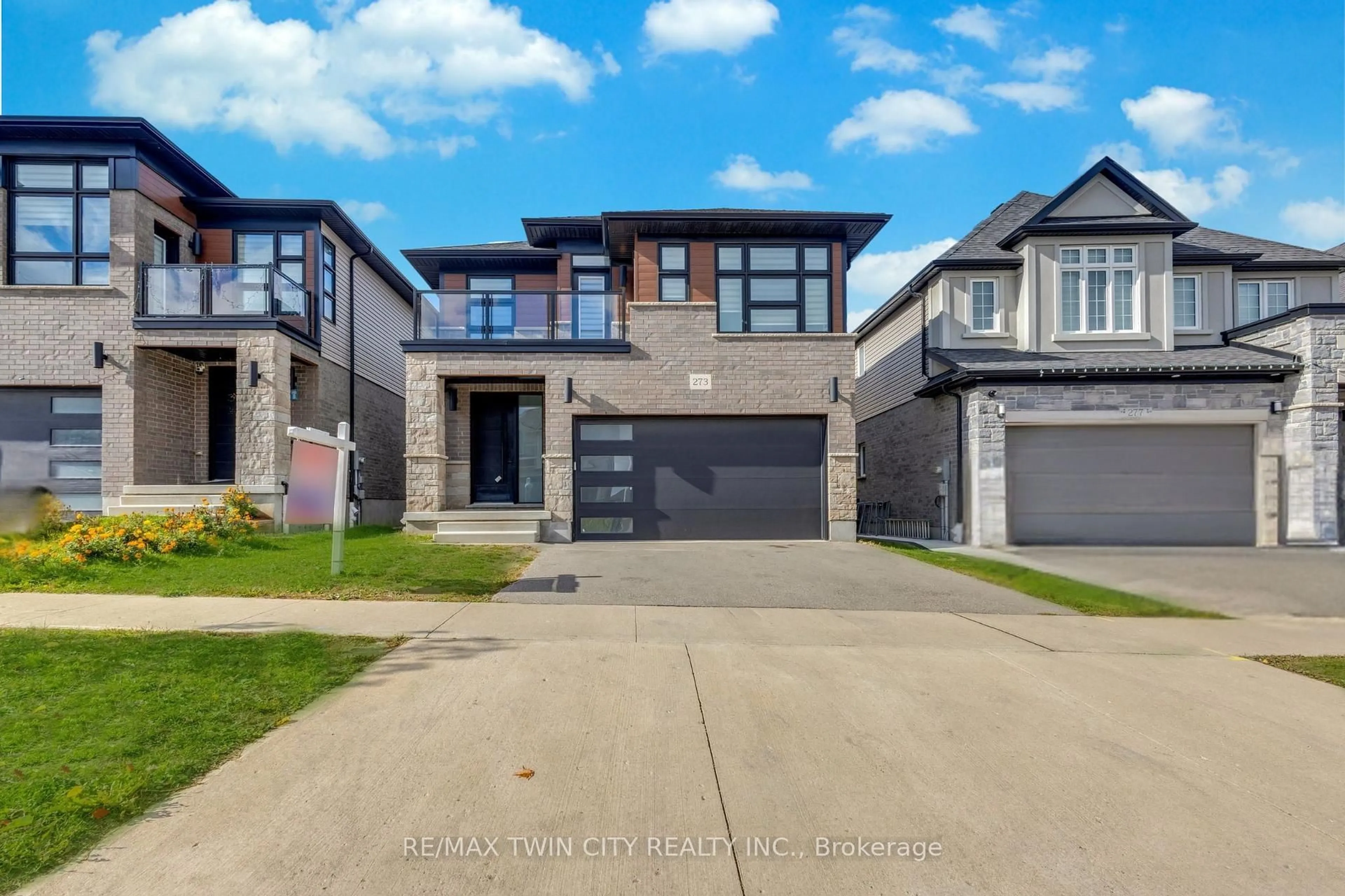 Home with brick exterior material, street for 273 Woodbine Ave, Kitchener Ontario N2R 0P7