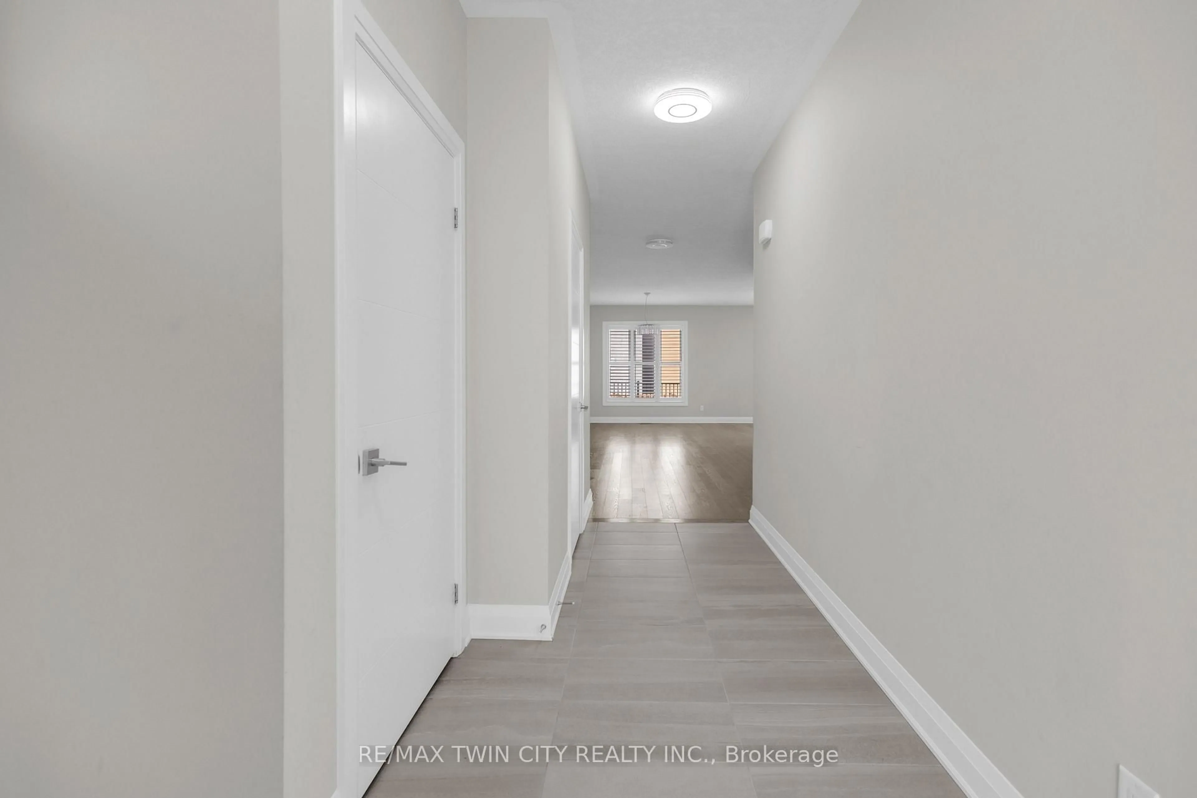 A pic of a room for 273 Woodbine Ave, Kitchener Ontario N2R 0P7