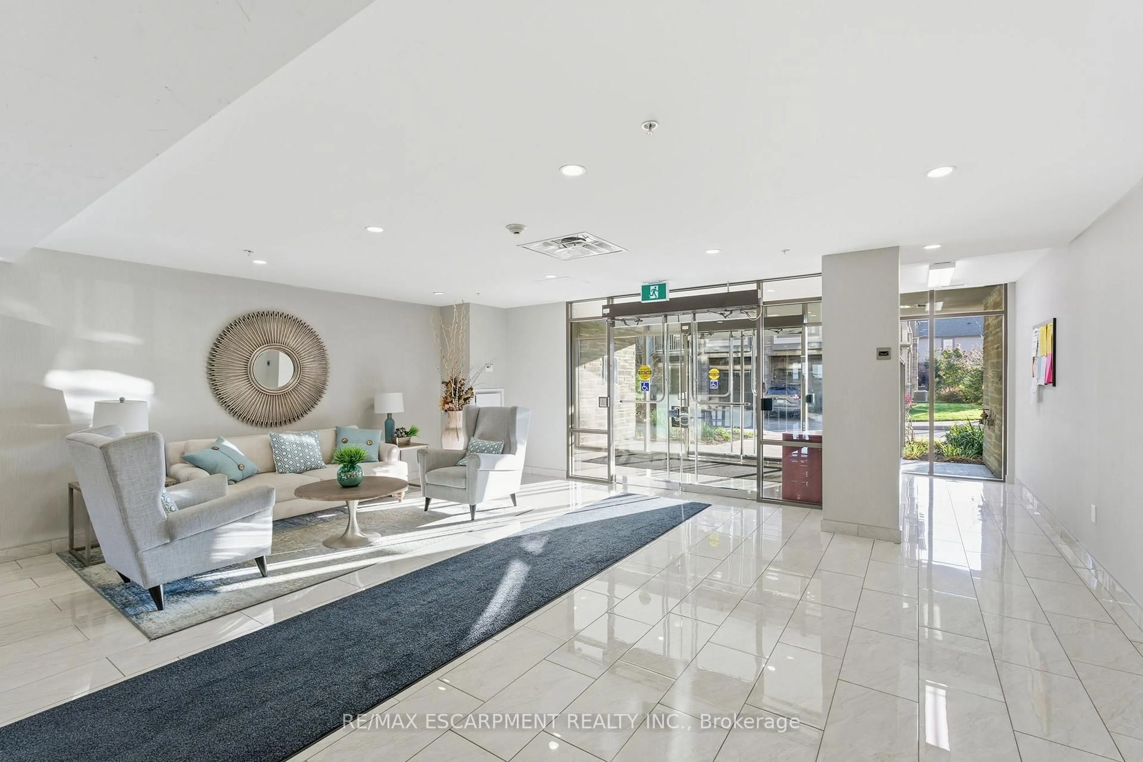 Lobby for 35 Southshore Cres #228, Hamilton Ontario L8E 0J2