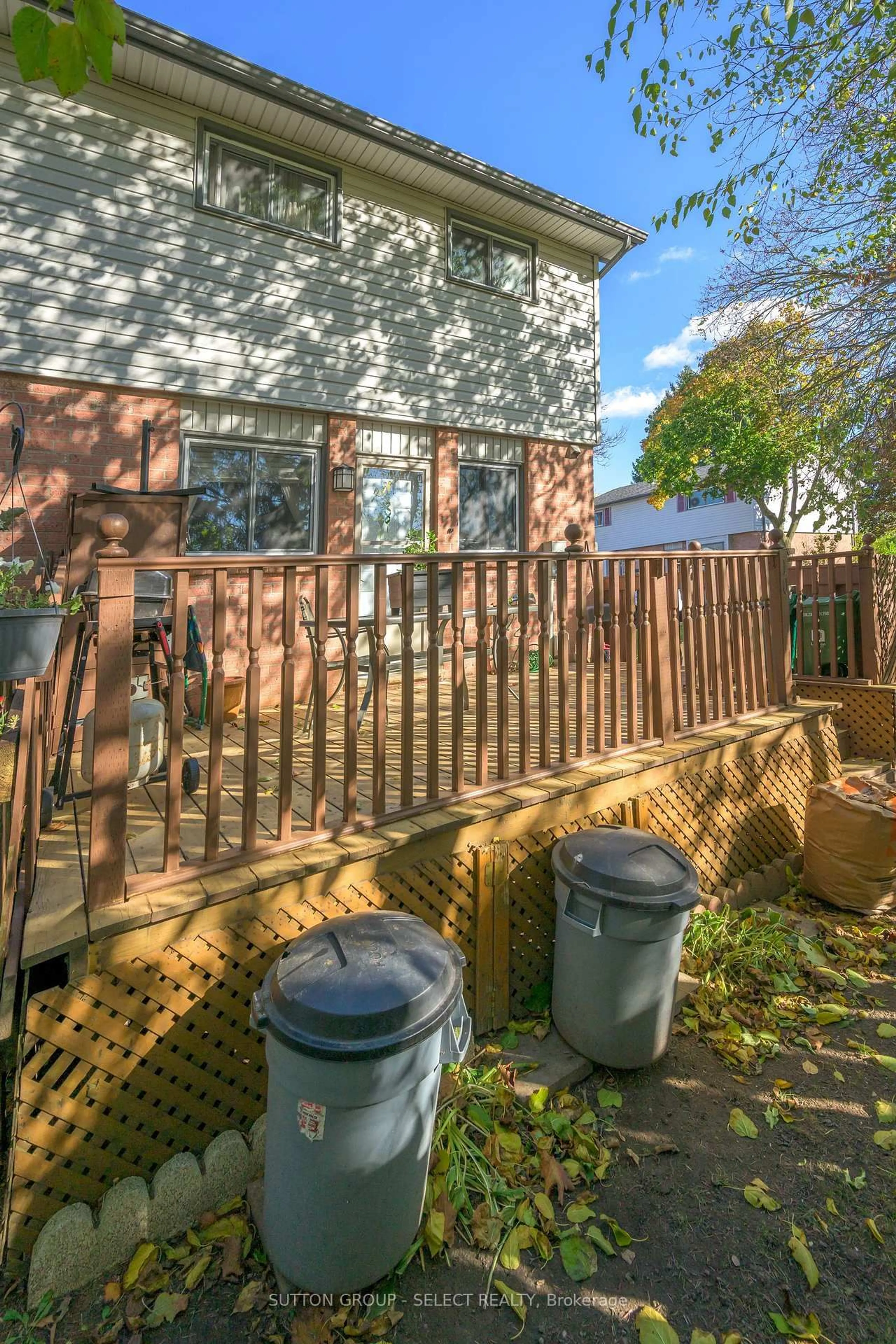 Patio, street for 1215 Cheapside St #10, London East Ontario N5Y 5J9