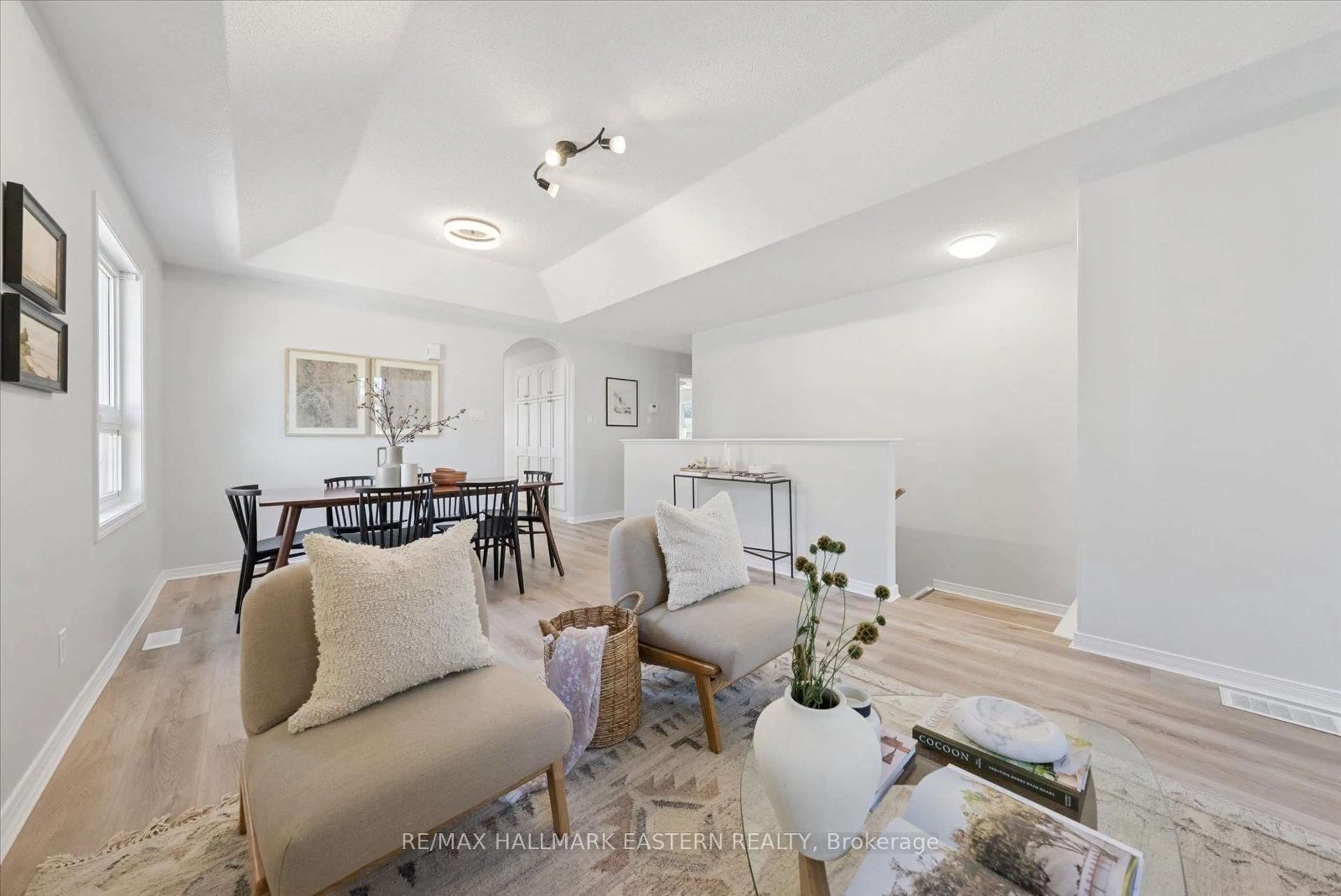 Living room with furniture, unknown for 2431 Marsdale Dr, Peterborough Ontario K9L 1Z3