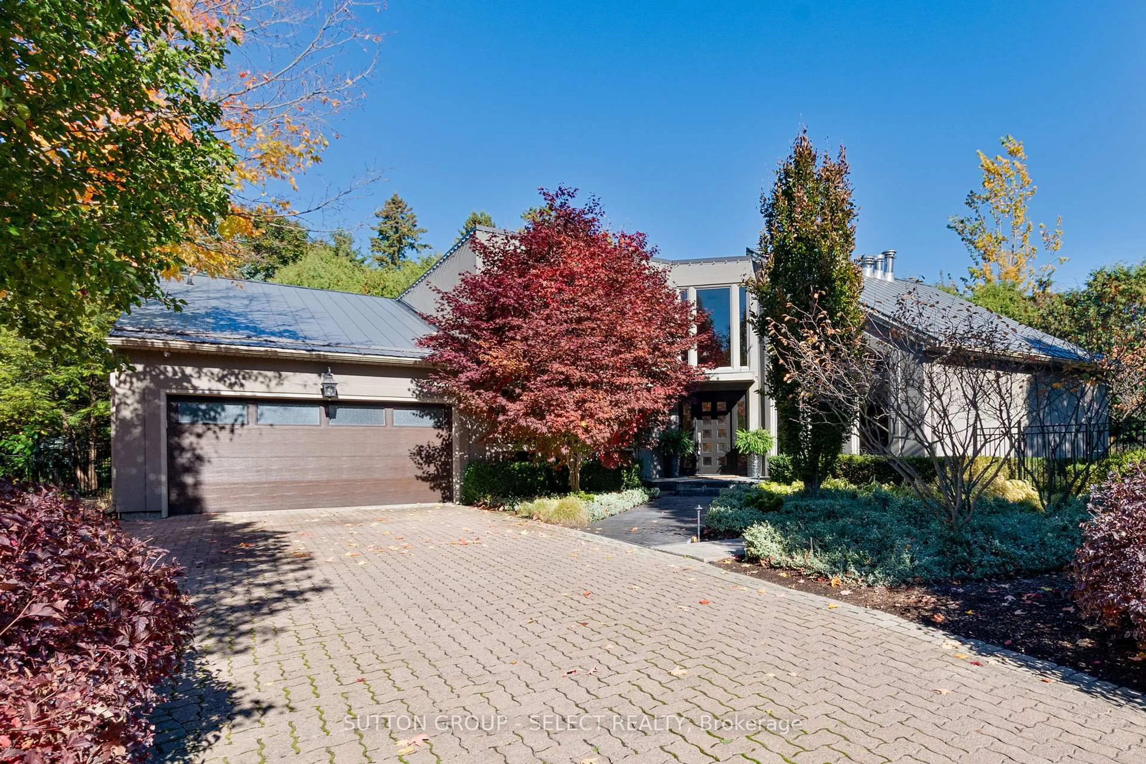 Home with brick exterior material, street for 1 Shavian Crt, London North Ontario N6G 3G9