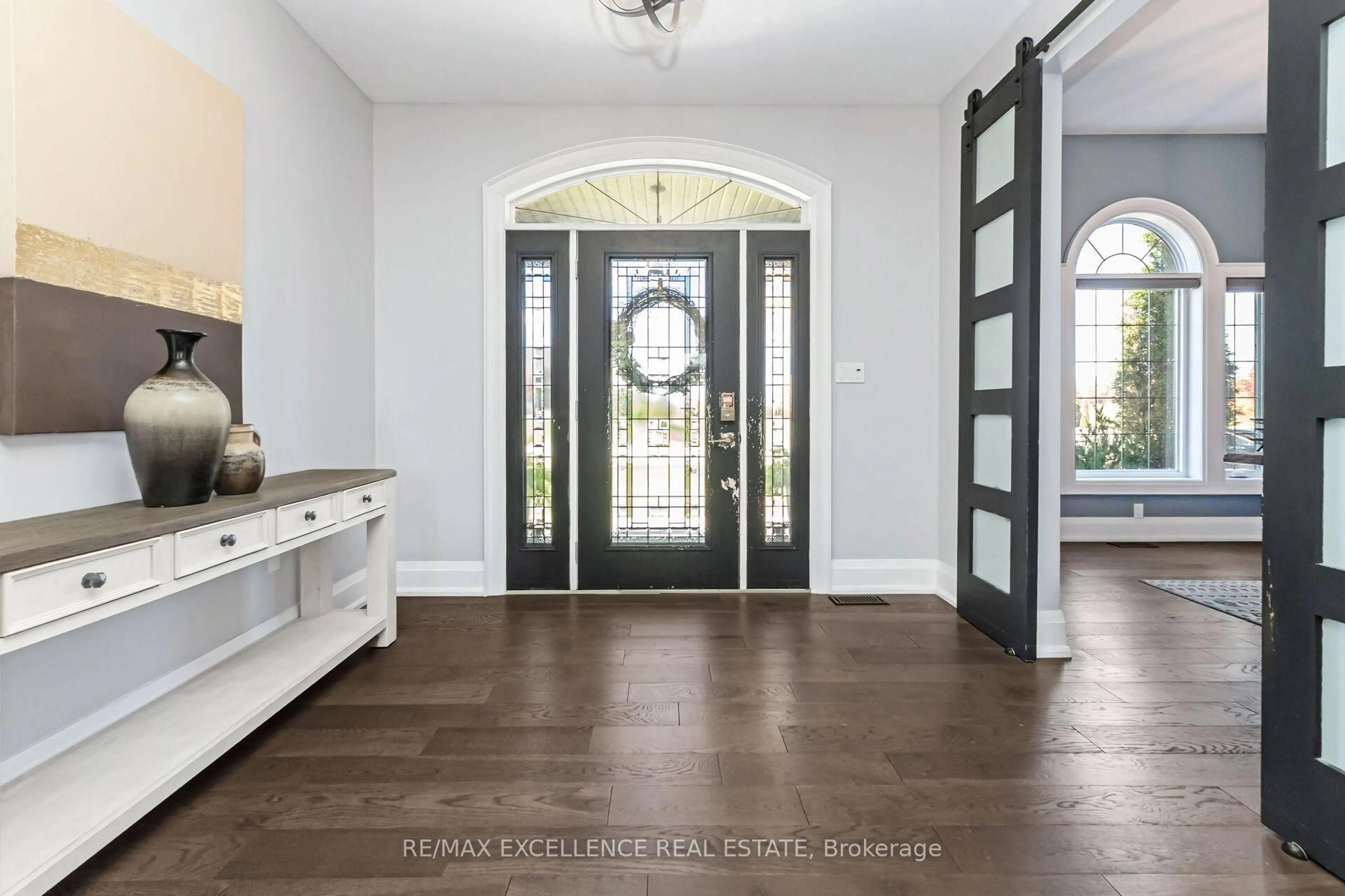 Indoor entryway for 155 DEER Cres, Norwich Ontario N0J 1C0