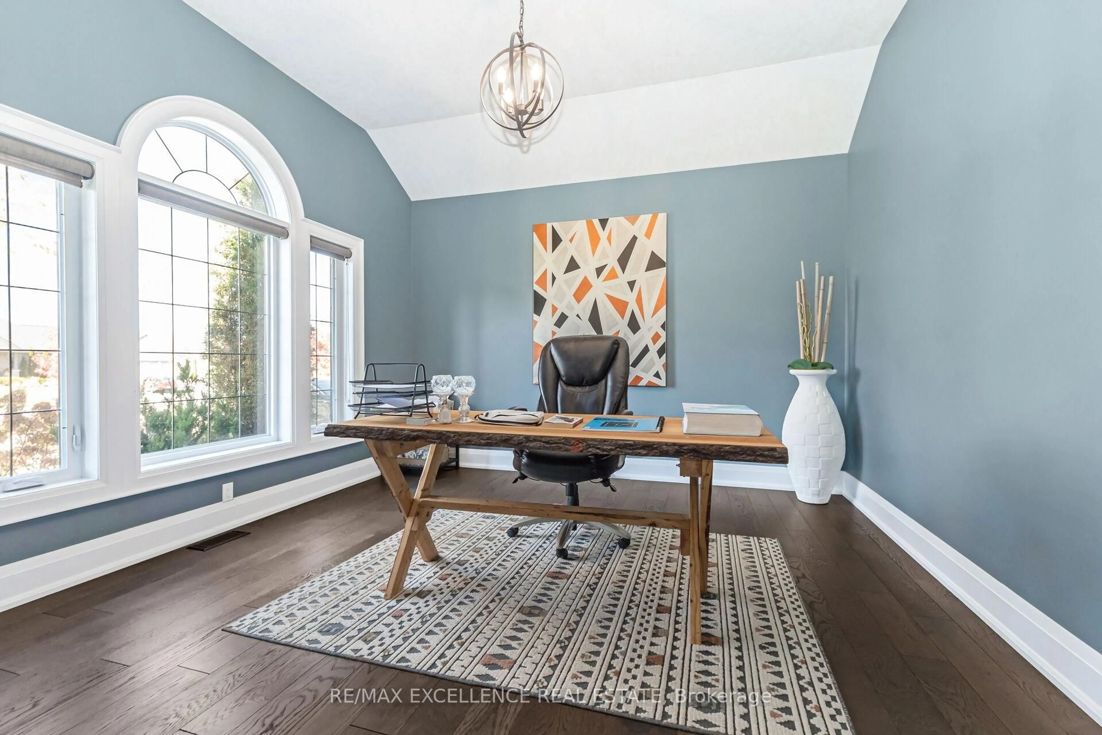 Indoor entryway for 155 DEER Cres, Norwich Ontario N0J 1C0