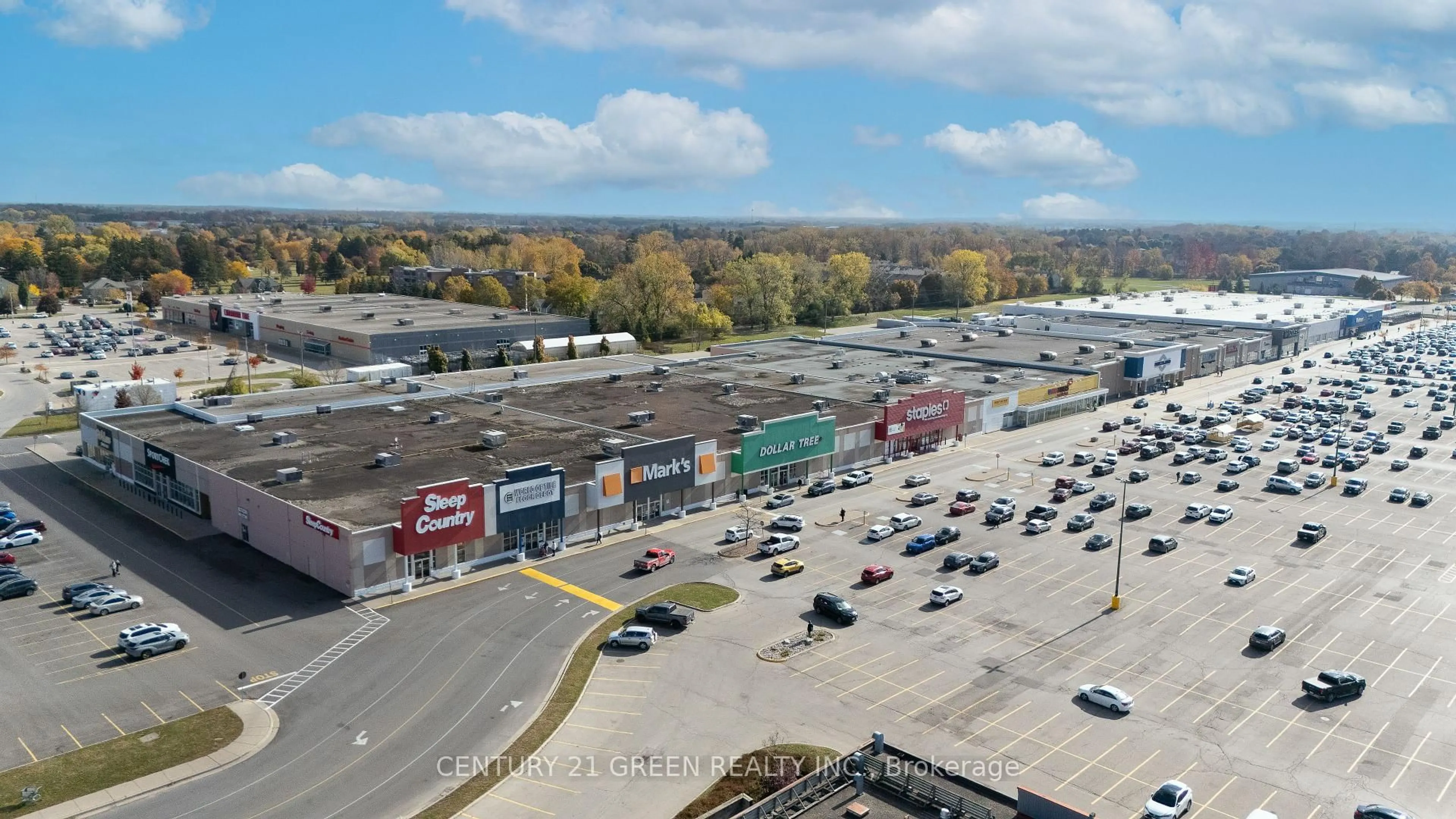 A pic from outside/outdoor area/front of a property/back of a property/a pic from drone, street for 126 Carlyle Dr, London East Ontario N5V 3T1