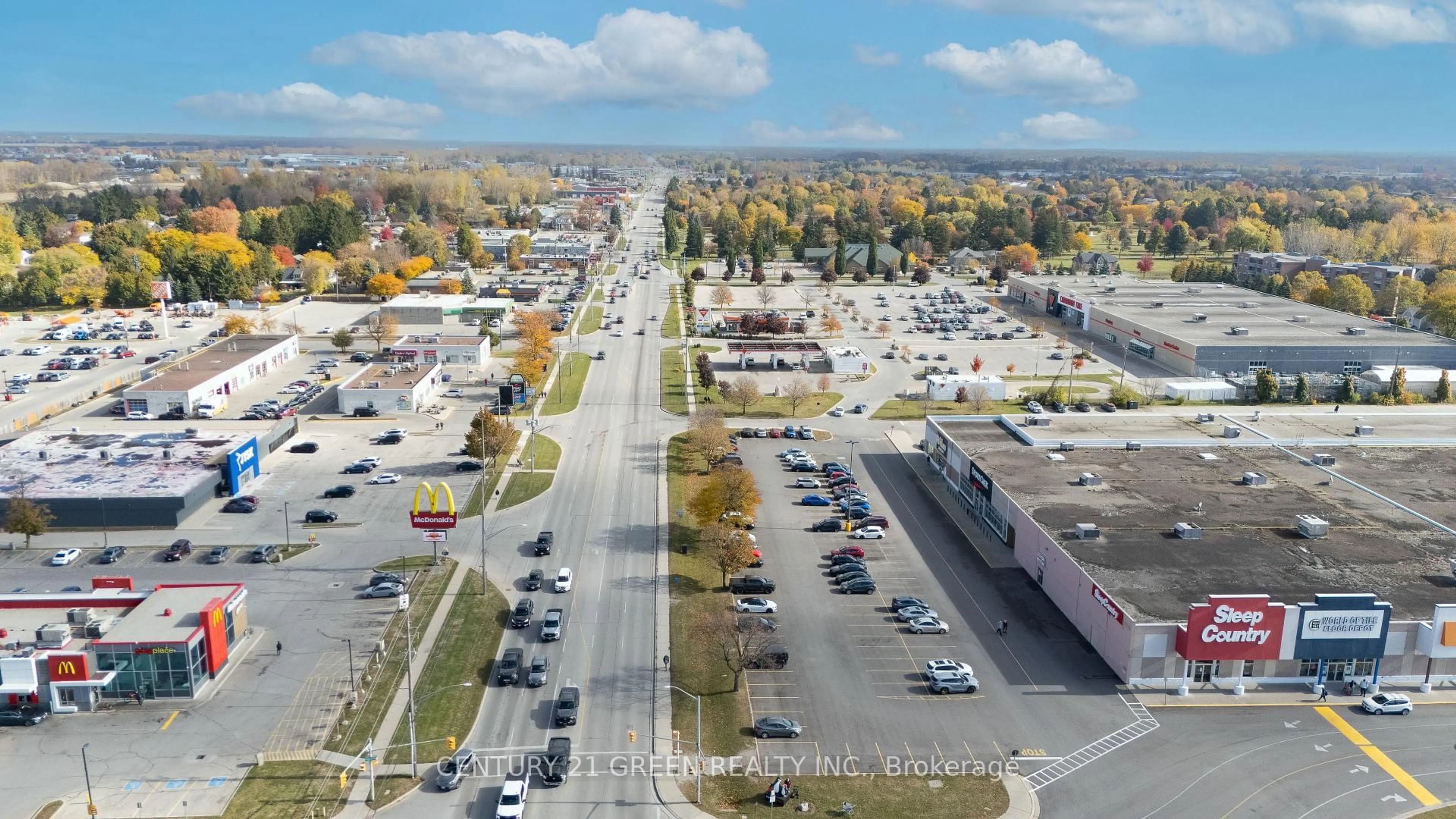 A pic from outside/outdoor area/front of a property/back of a property/a pic from drone, street for 126 Carlyle Dr, London East Ontario N5V 3T1