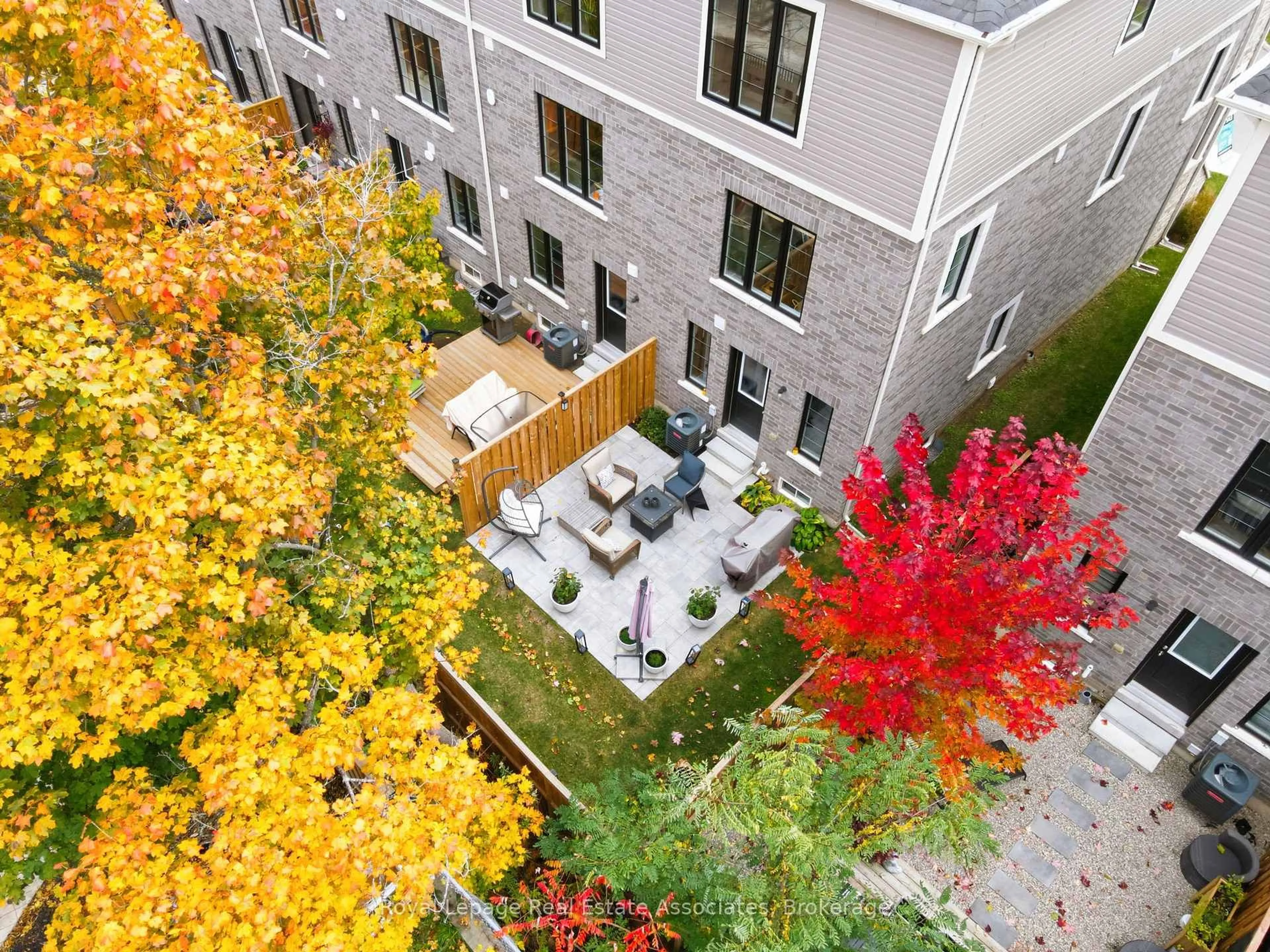 Patio, unknown for 383 Dundas St #7, Hamilton Ontario L0R 2H3