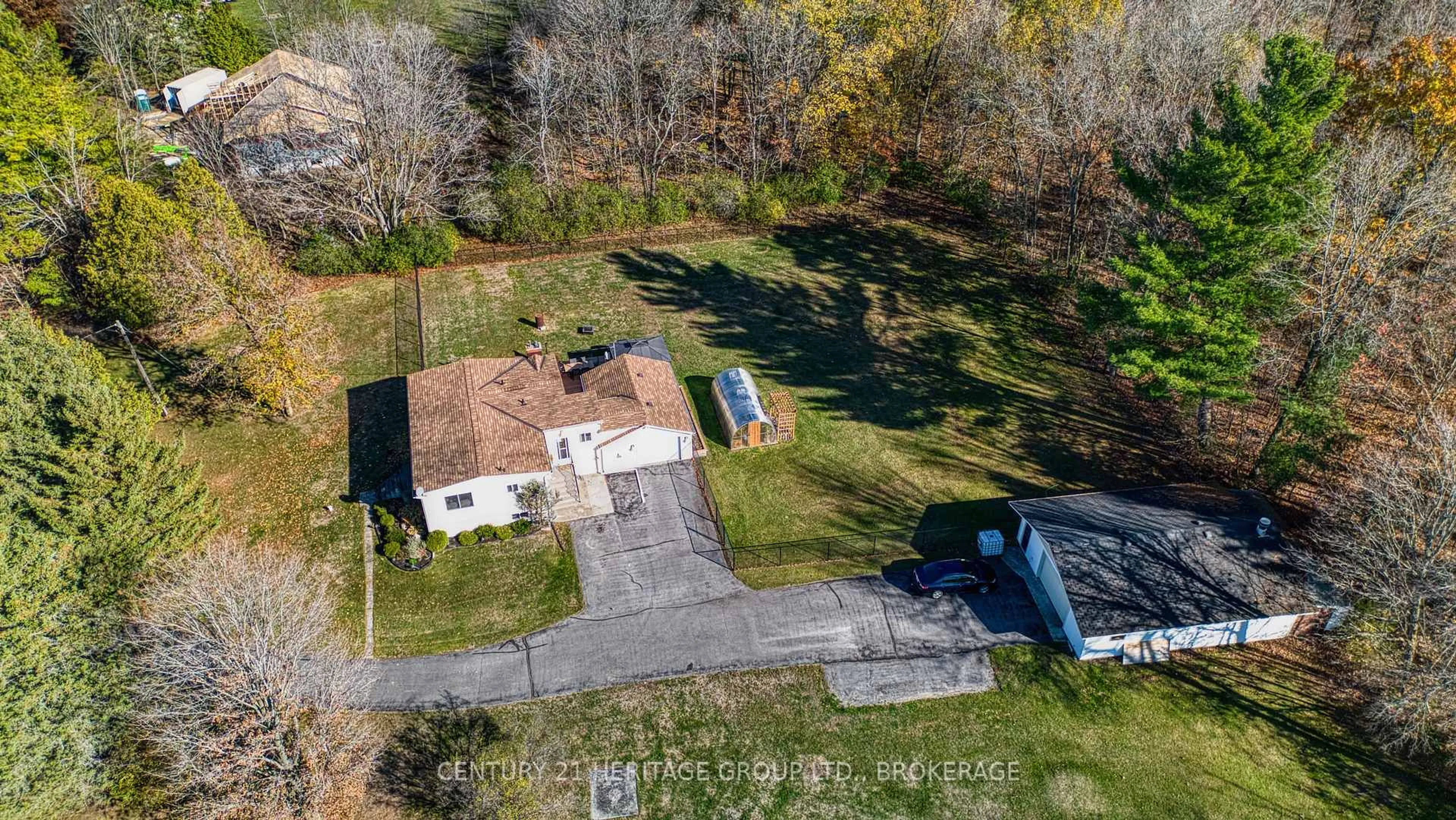 A pic from outside/outdoor area/front of a property/back of a property/a pic from drone, street for 3089 Campbell Rd, Sydenham Ontario K0H 2T0