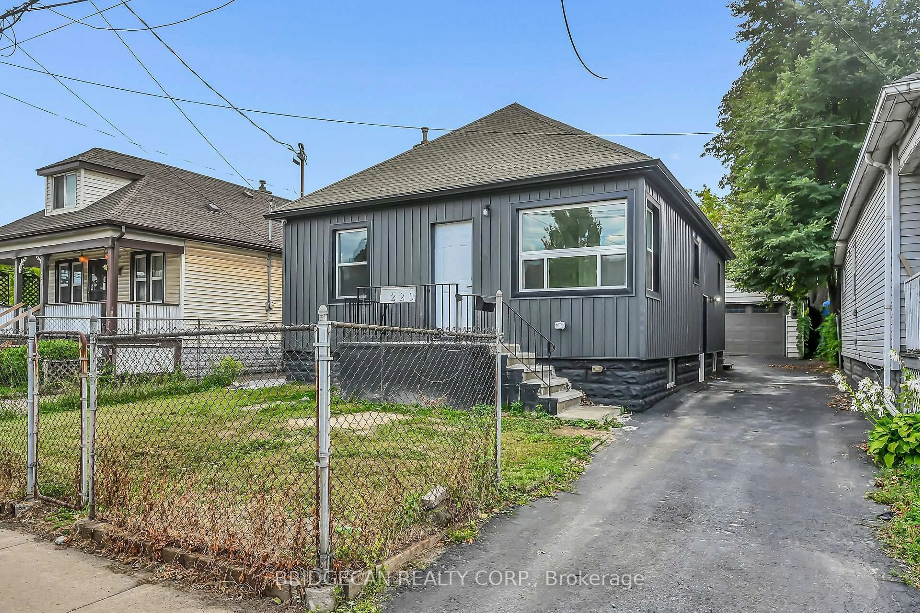 Unknown for 220 GRENFFEL St, Hamilton Ontario L8H 3J7