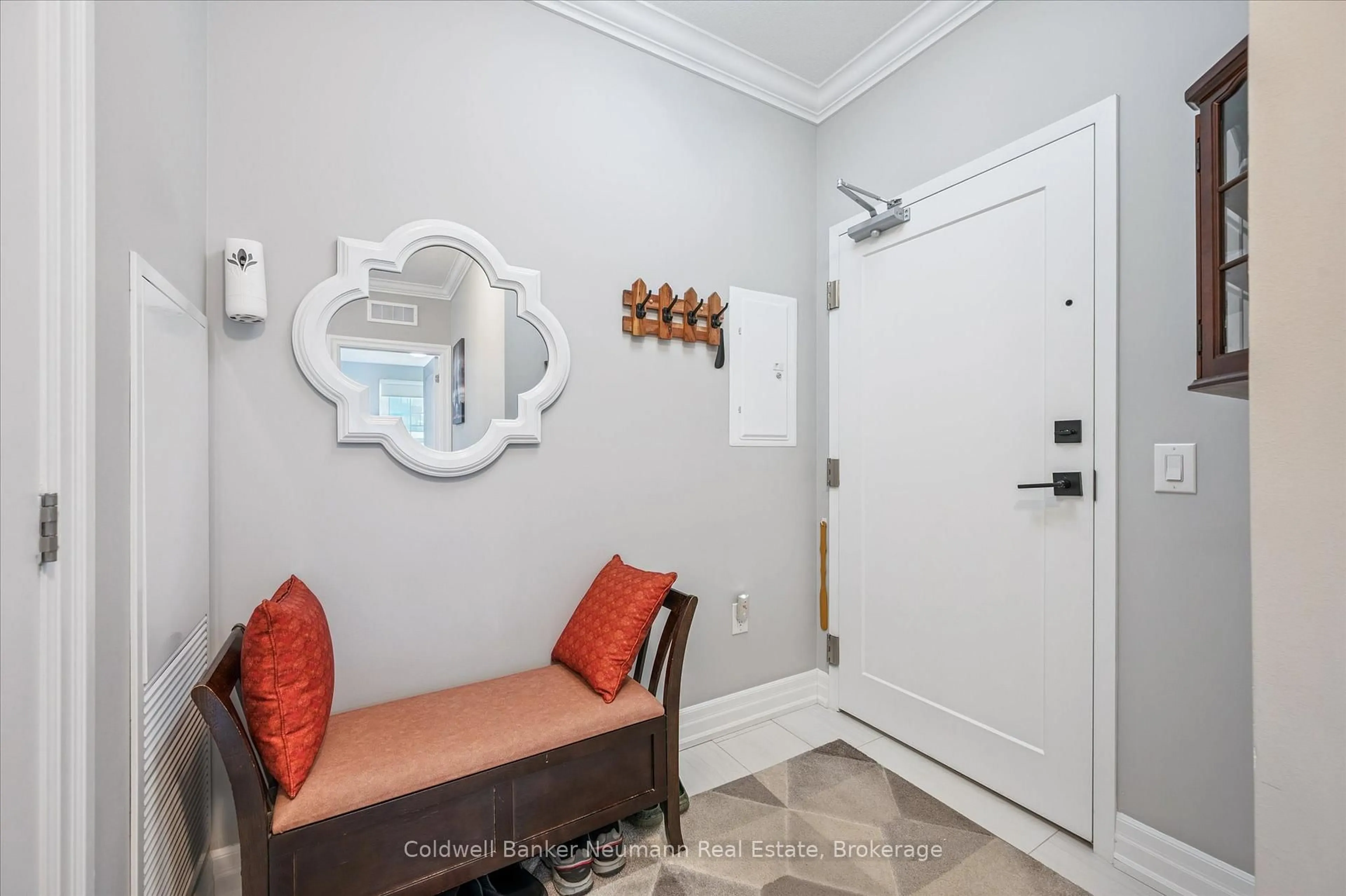 Indoor entryway for 1880 Gordon St #612, Guelph Ontario N1L 0P4