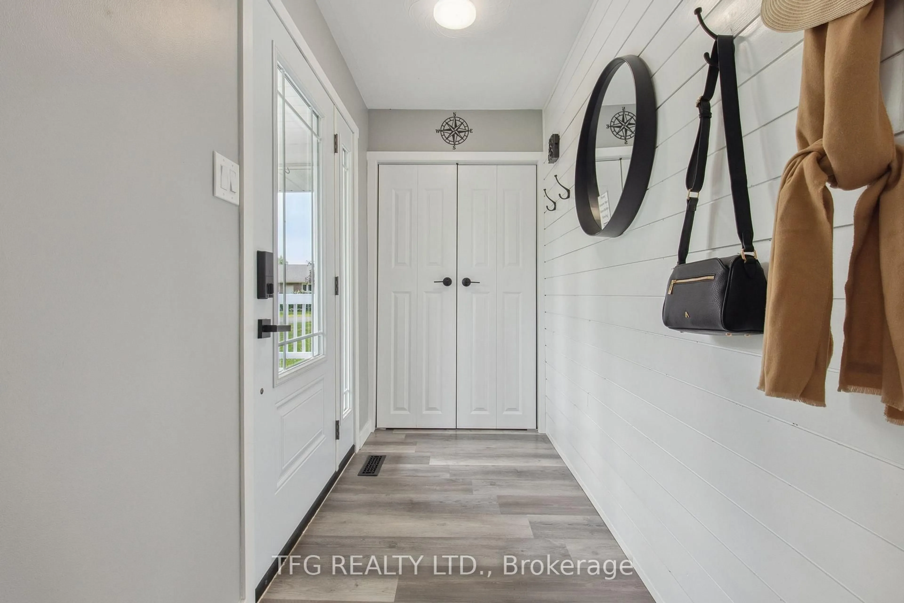 Indoor entryway for 386 Mount Nebo Rd, Kawartha Lakes Ontario K0L 2W0