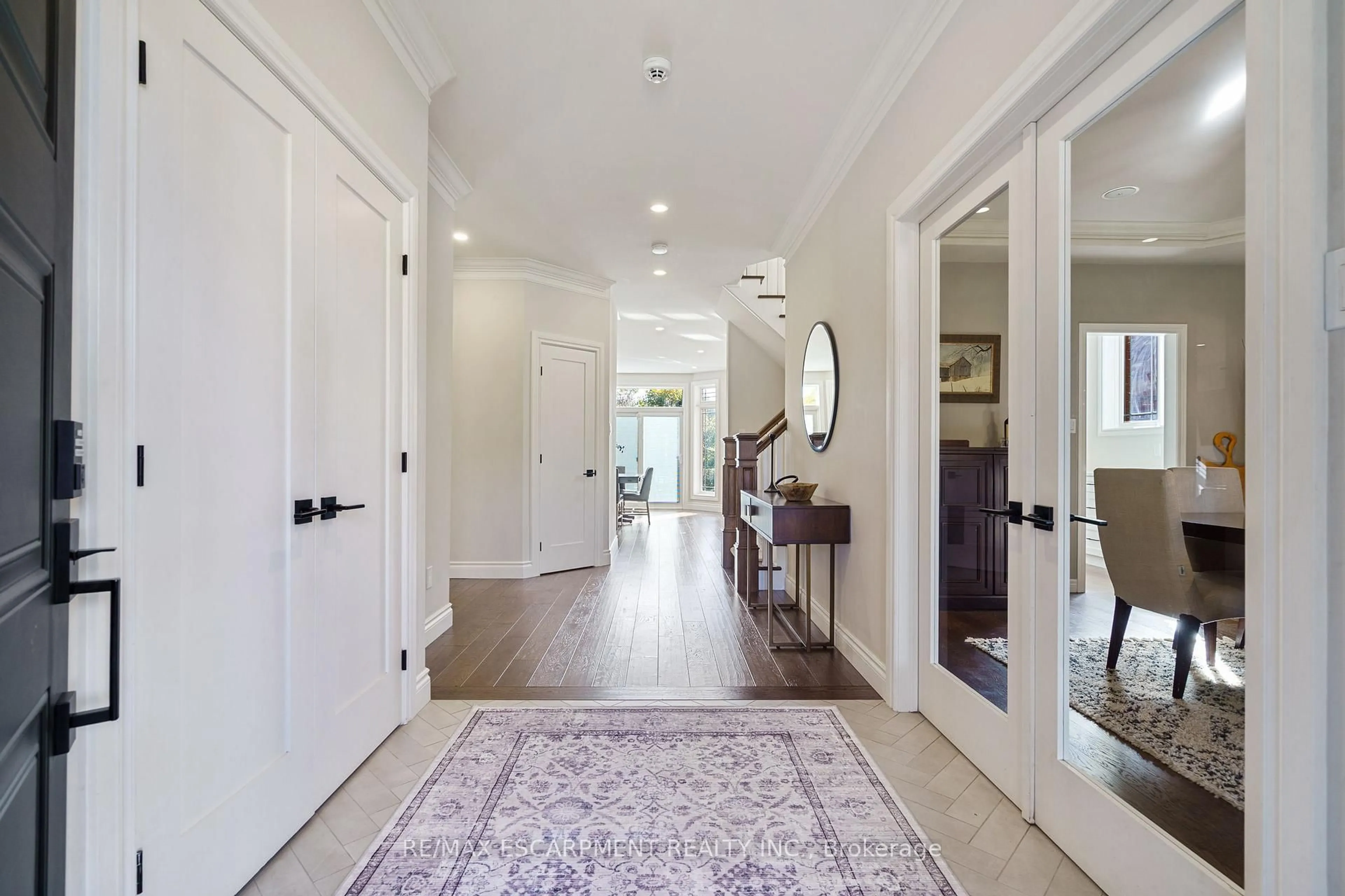 Indoor entryway for 47 Stowbridge Cres, Hamilton Ontario L9G 5E1