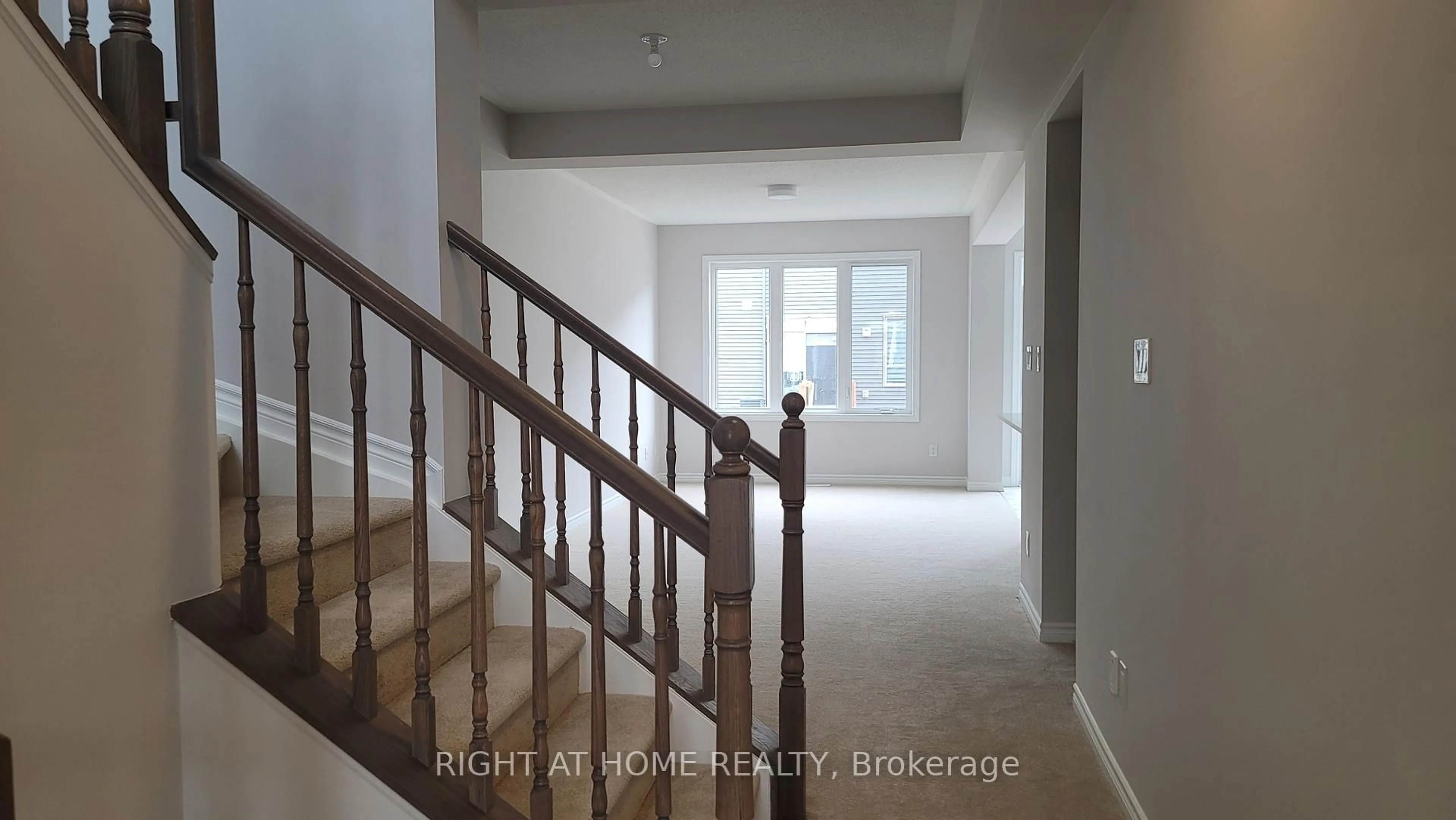 Unknown for 713 PERSEUS Ave, Ottawa Ontario K2J 3V5