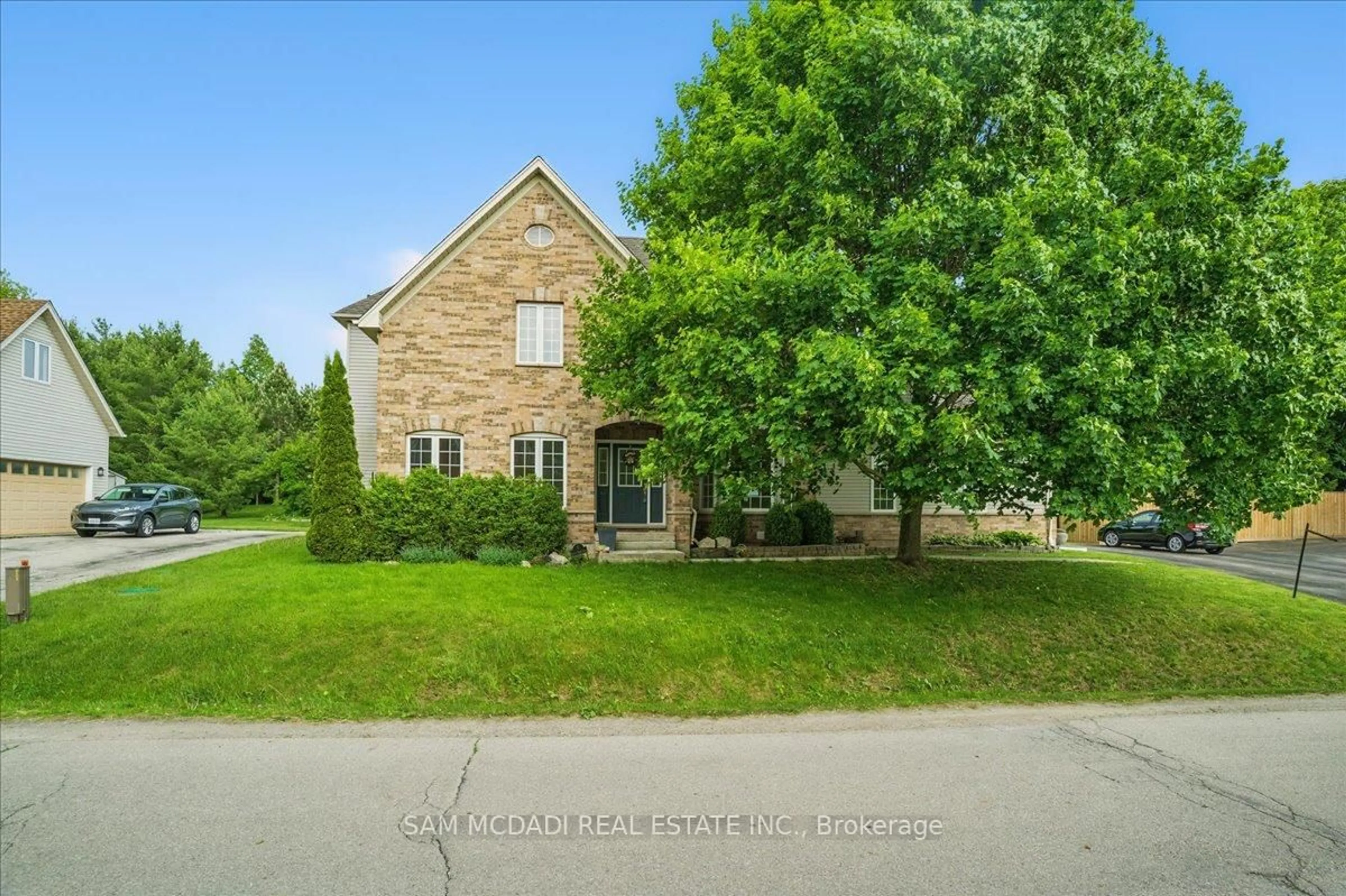 A pic from outside/outdoor area/front of a property/back of a property/a pic from drone, street for 6 Valley Ridge Lane #20, Hamilton Ontario L8N 2Z7