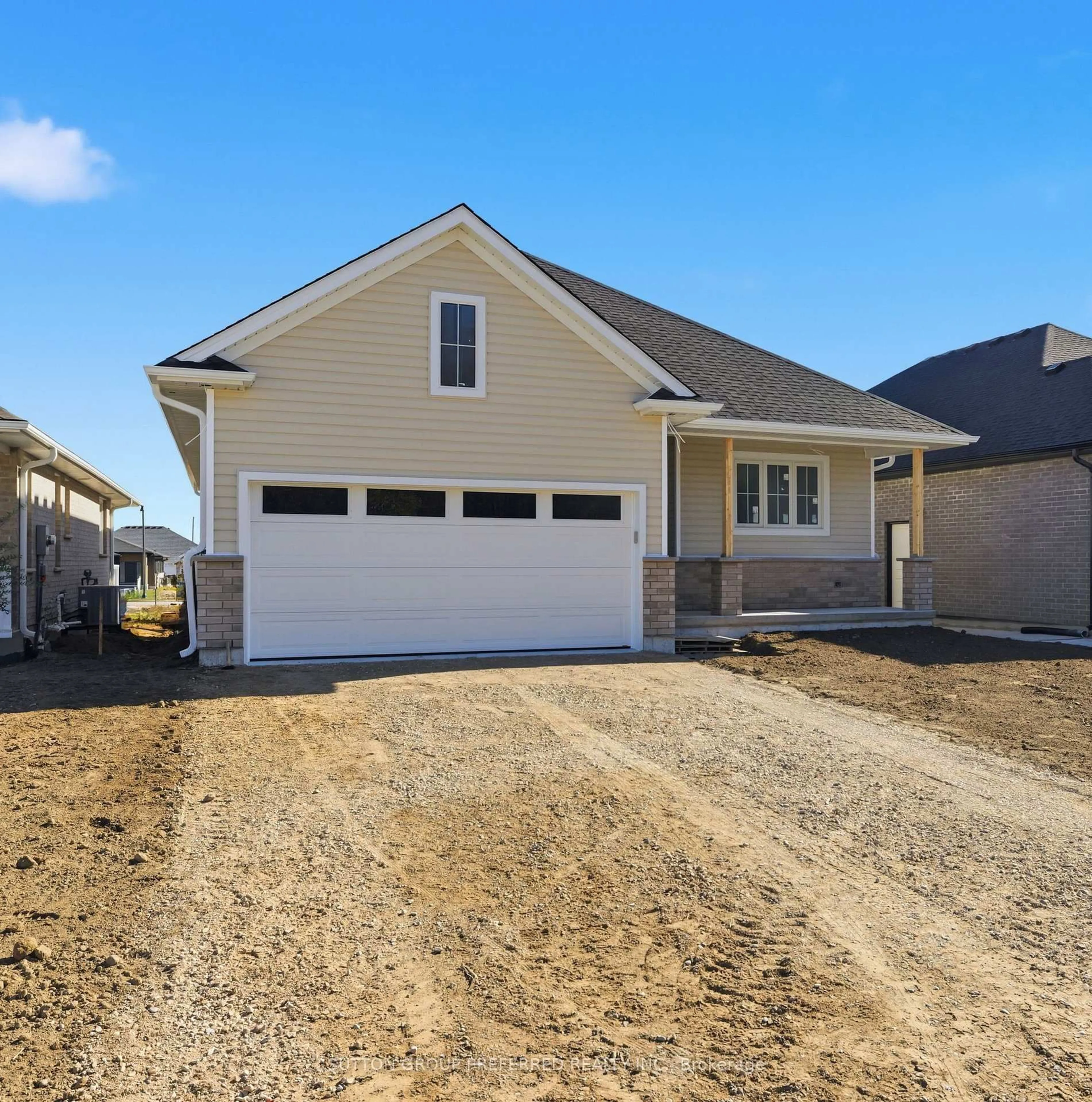 Home with vinyl exterior material, street for 37 Ayrshire Ave, St. Thomas Ontario N5P 3S6