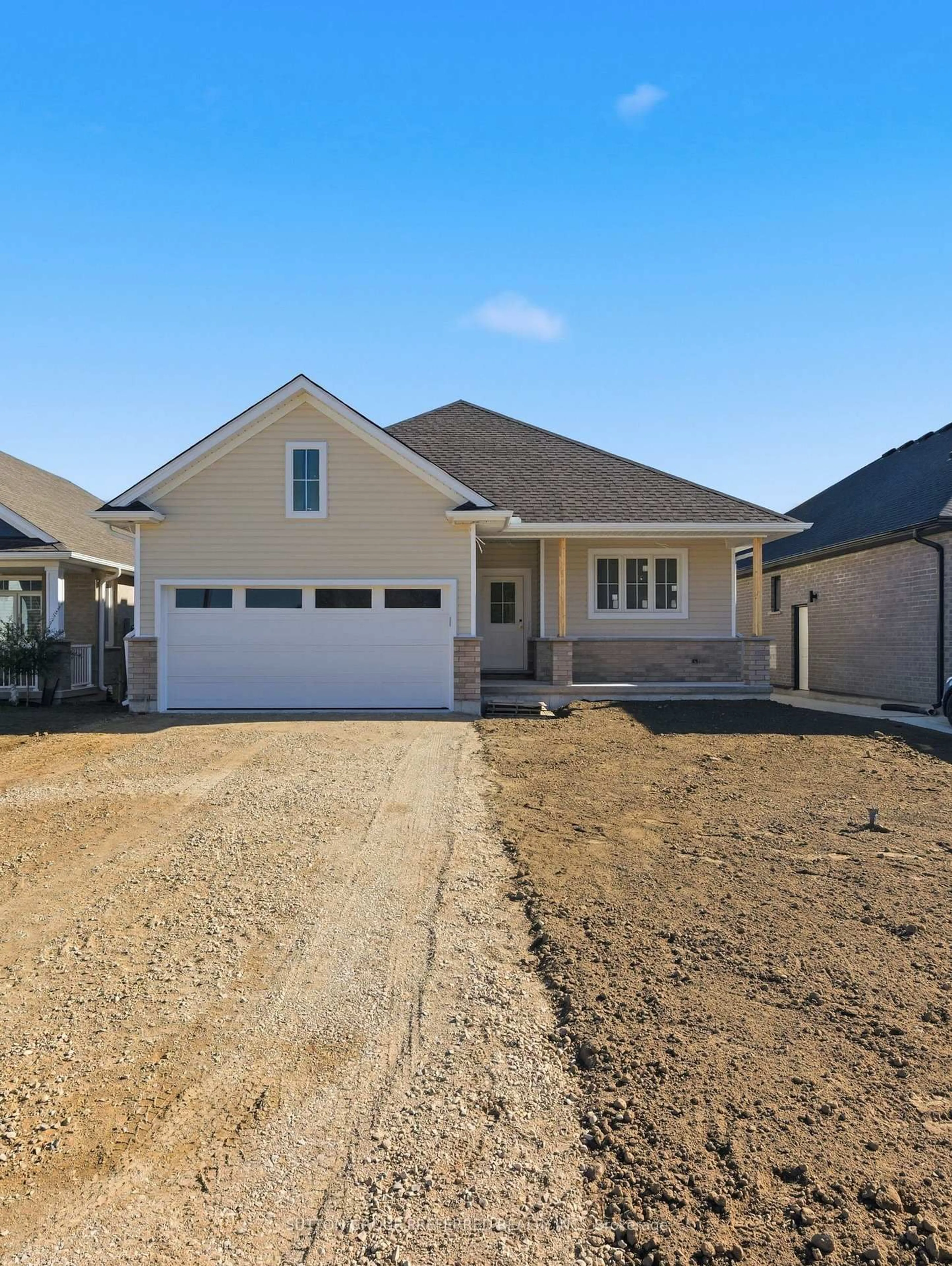 Home with vinyl exterior material, street for 37 Ayrshire Ave, St. Thomas Ontario N5P 3S6