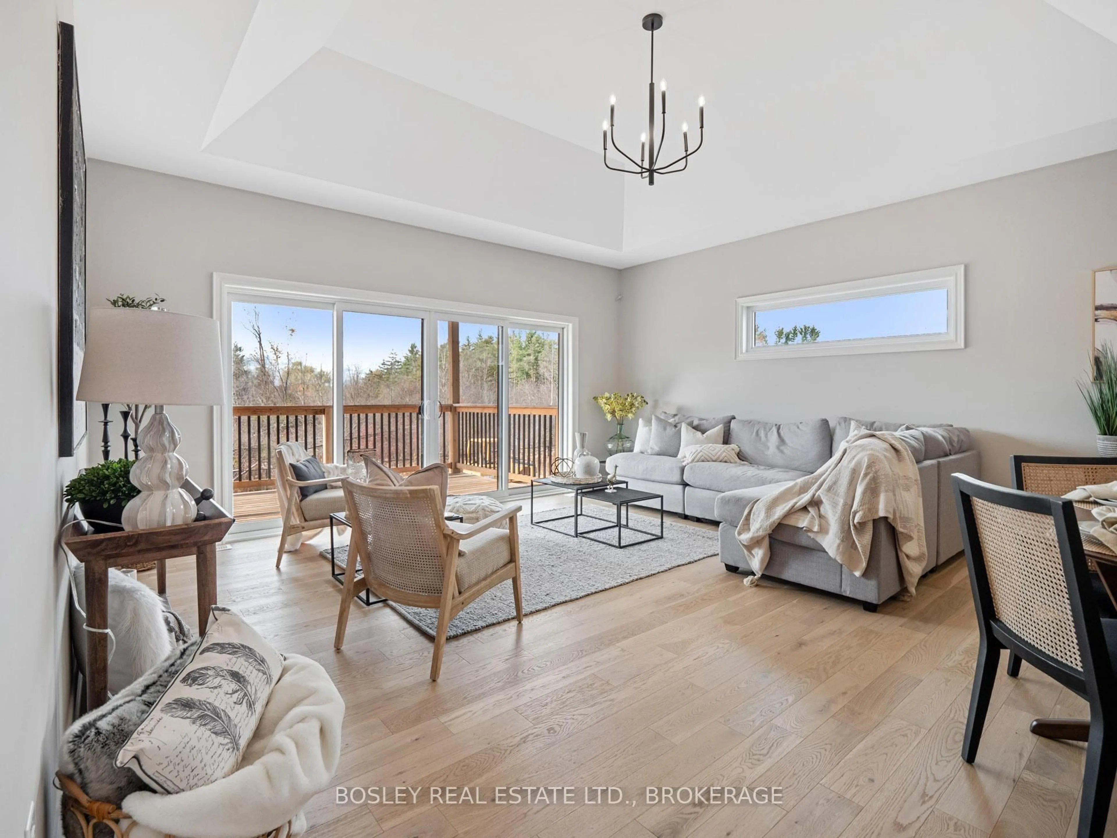 Living room with furniture, unknown for 503 ROYAL RIDGE Dr, Fort Erie Ontario L0S 1N0