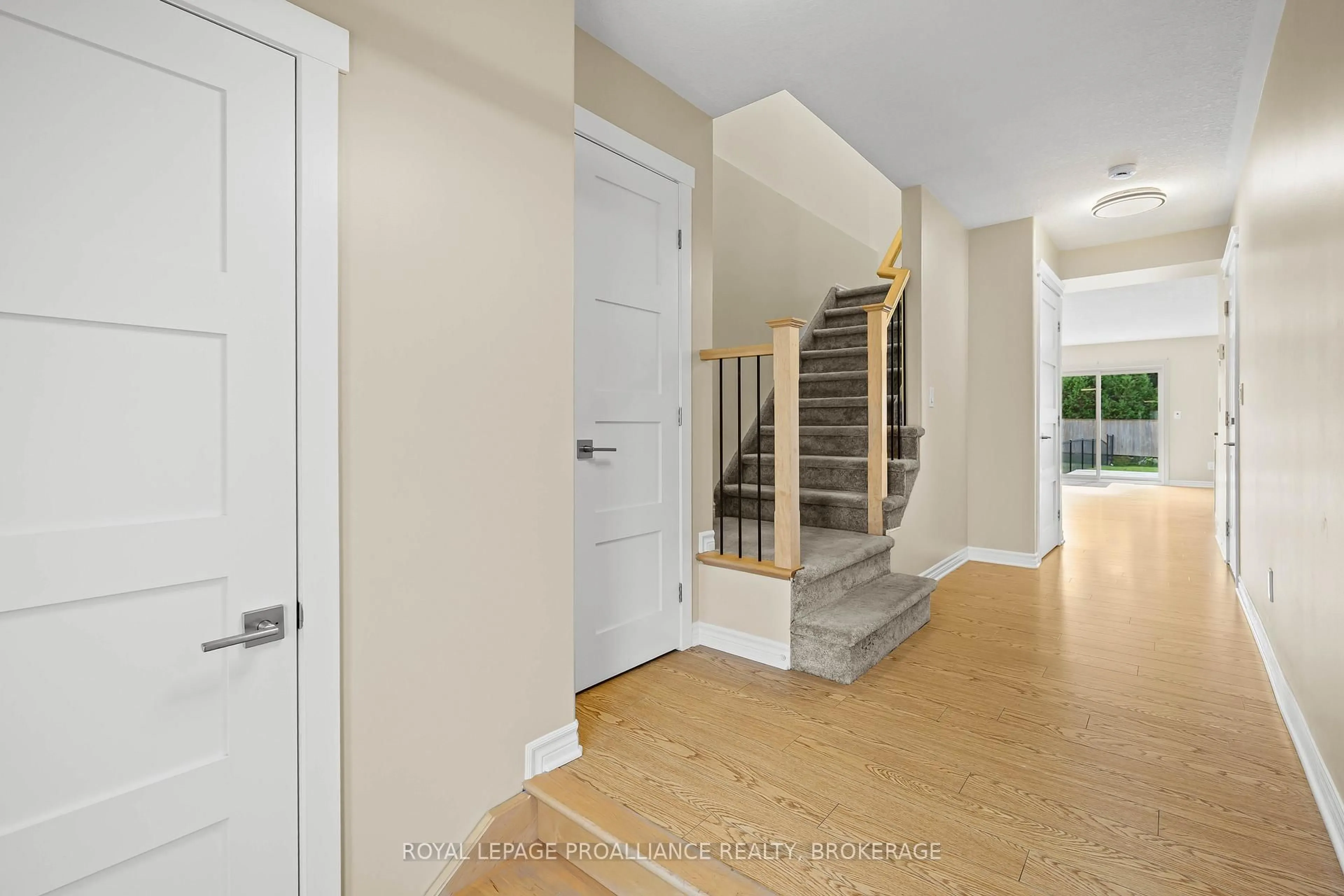 Unknown for 909 Blossom St, Kingston Ontario K7P 0N2