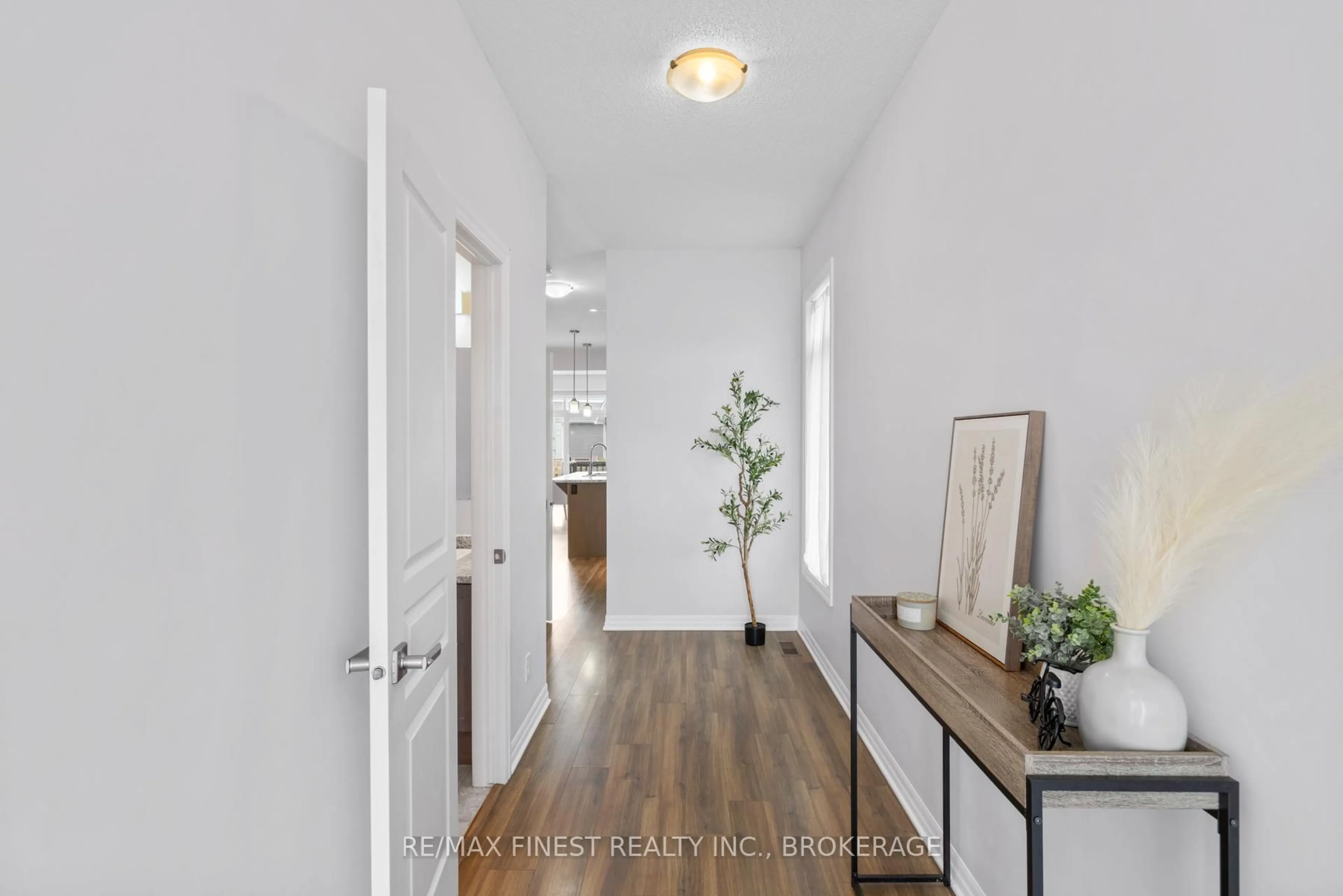 Indoor entryway for 937 Riverview Way, Kingston Ontario K7K 7J8