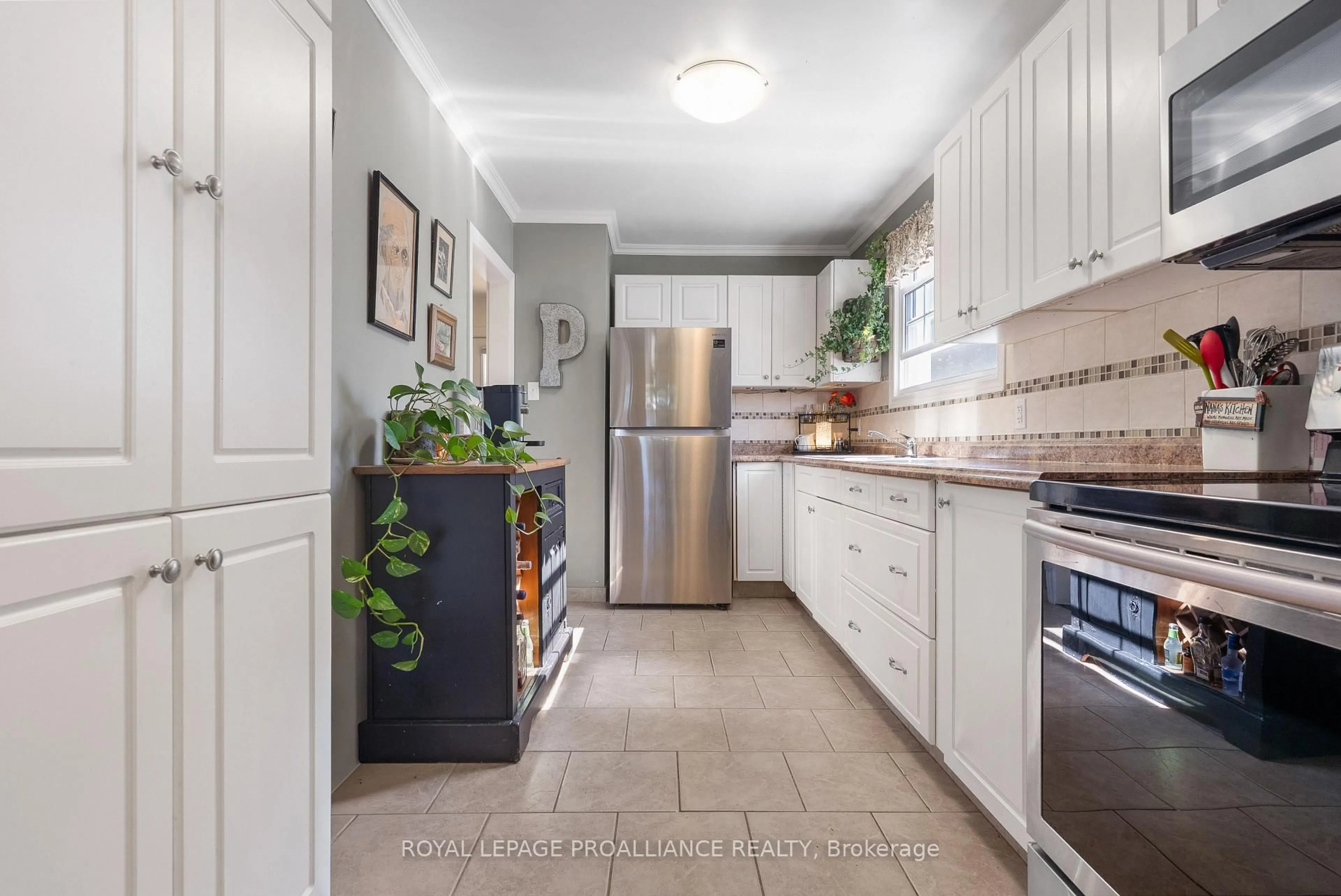 Unknown for 11 Fifth St, Belleville Ontario K8N 4S2