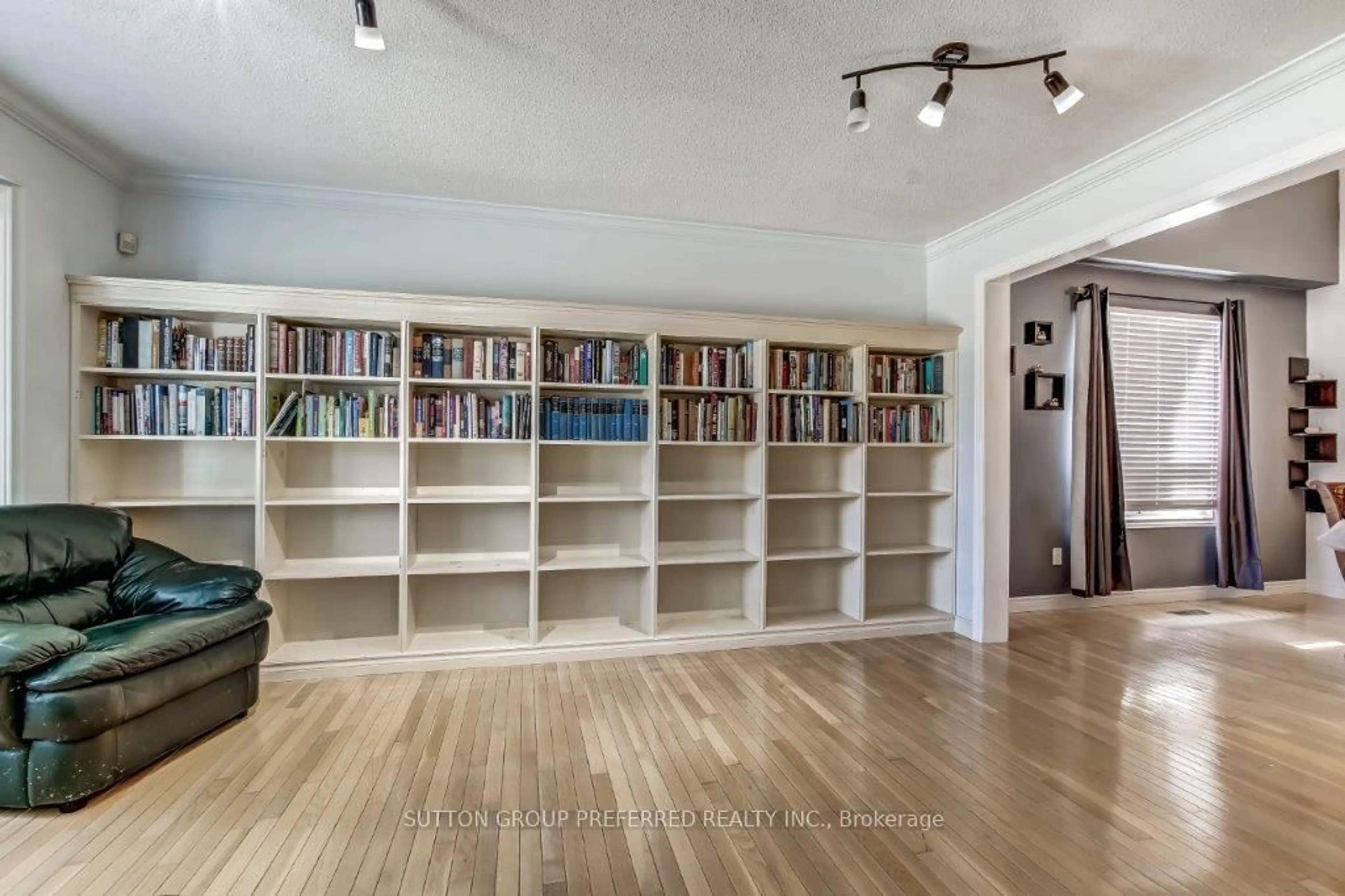 Unknown for 296 Bournemouth Dr, London East Ontario N5V 4S5