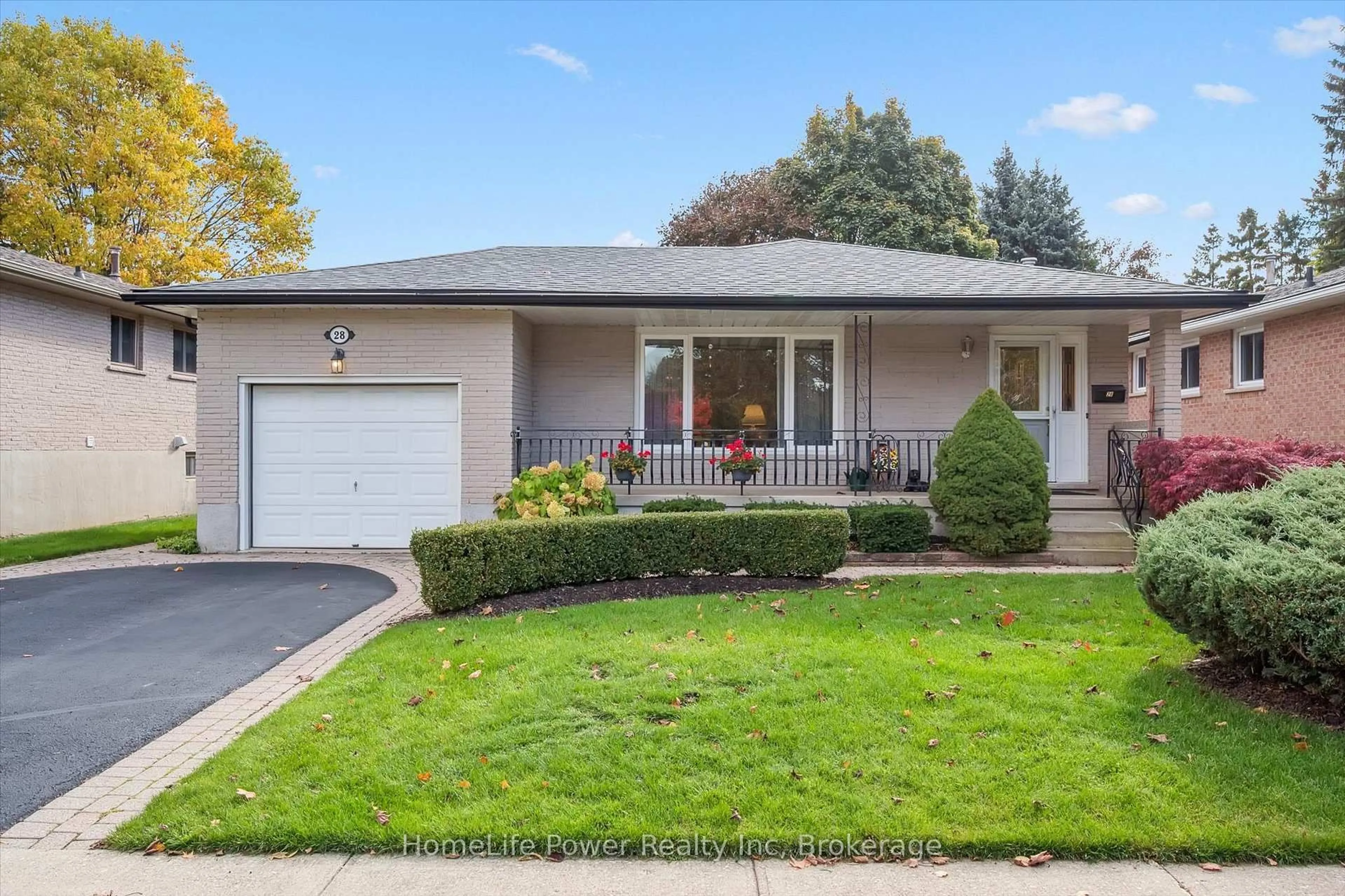 Home with vinyl exterior material, street for 28 Matthew Dr, Guelph Ontario N1H 7L7