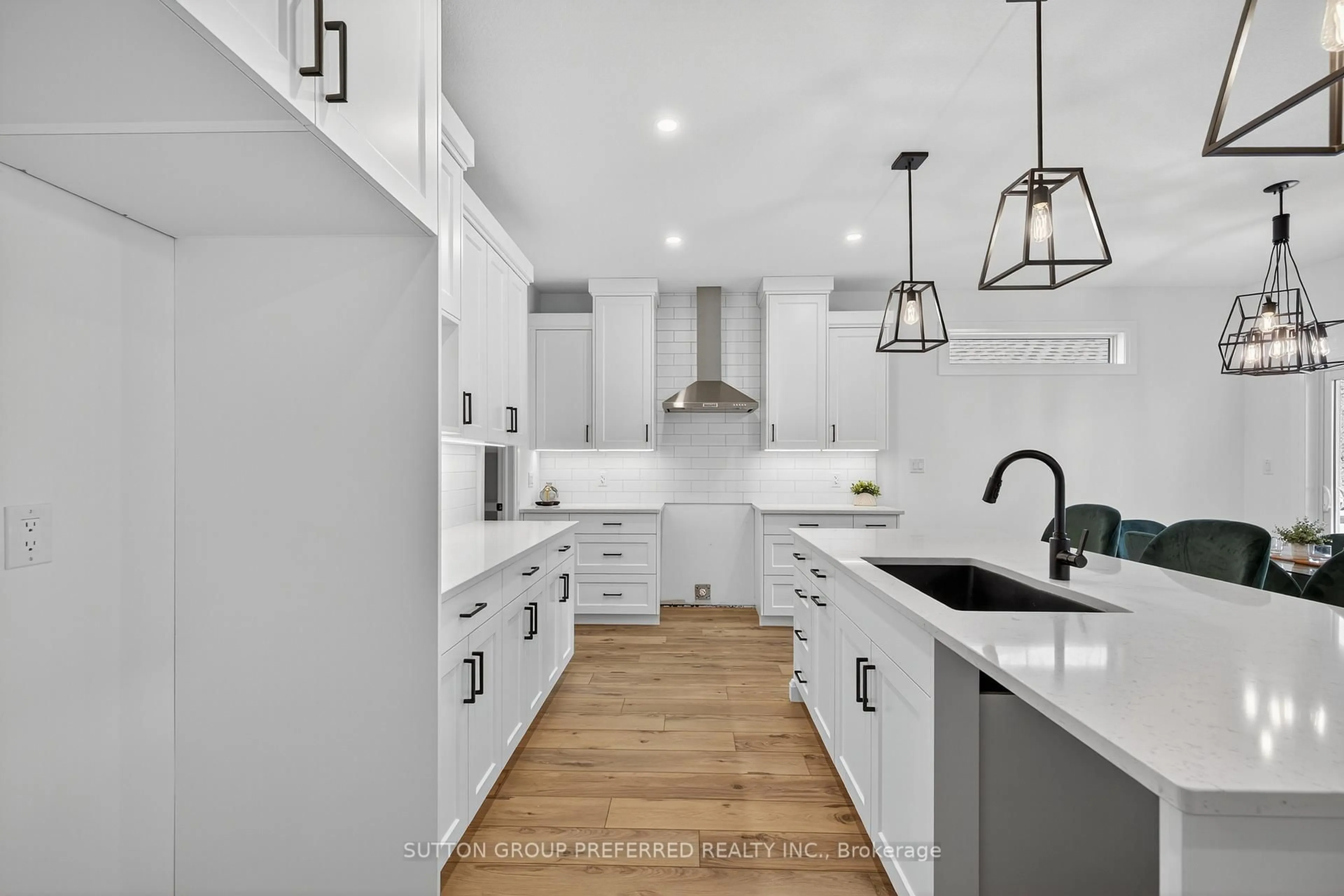 Open concept kitchen, ceramic/tile floor for 175 GLENGARIFF Dr #22, Southwold Ontario N5P 0G1