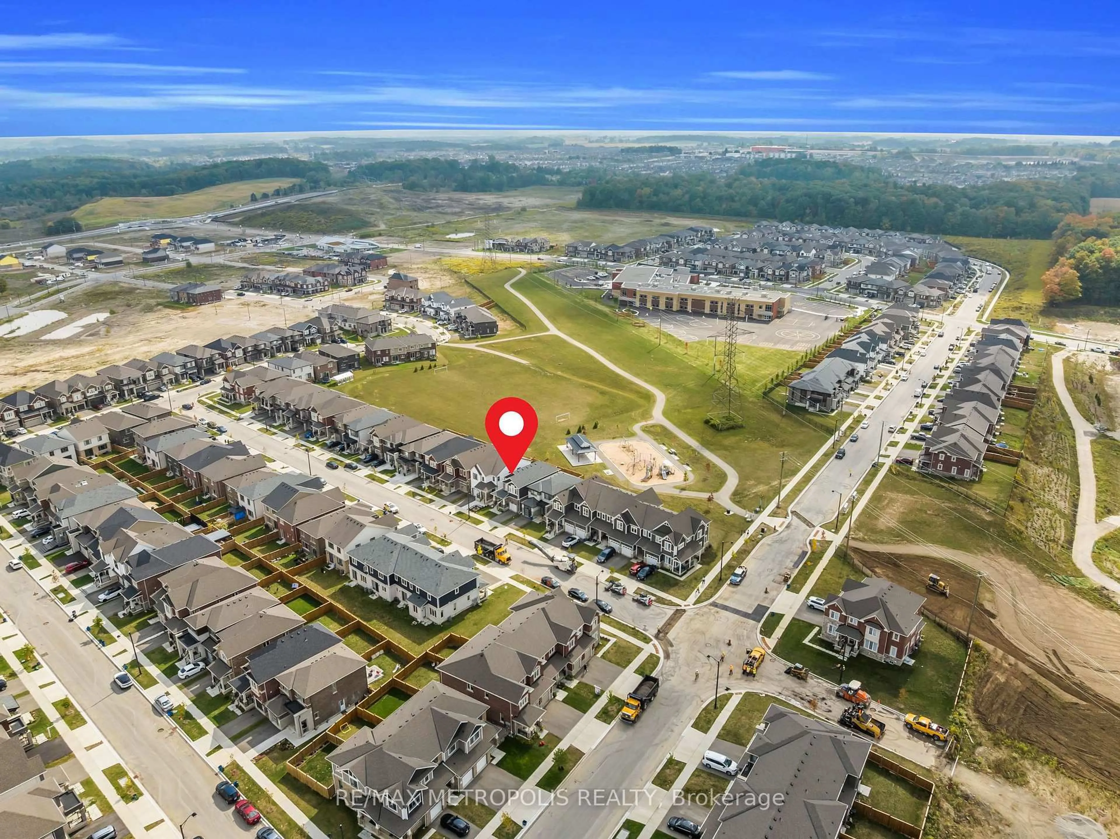 A pic from outside/outdoor area/front of a property/back of a property/a pic from drone, street for 18 Saxony St, Kitchener Ontario N2R 0S3