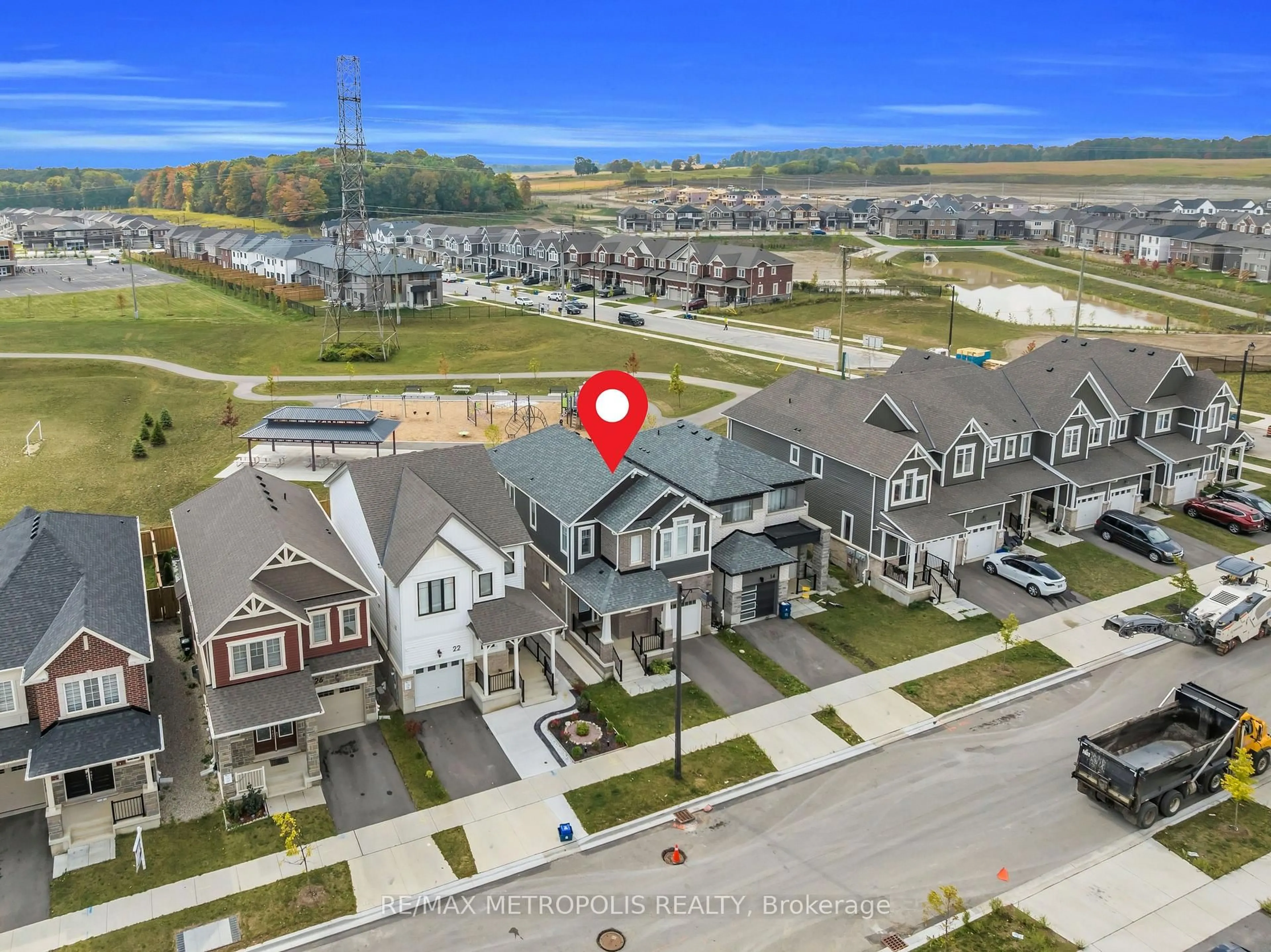 A pic from outside/outdoor area/front of a property/back of a property/a pic from drone, unknown for 18 Saxony St, Kitchener Ontario N2R 0S3