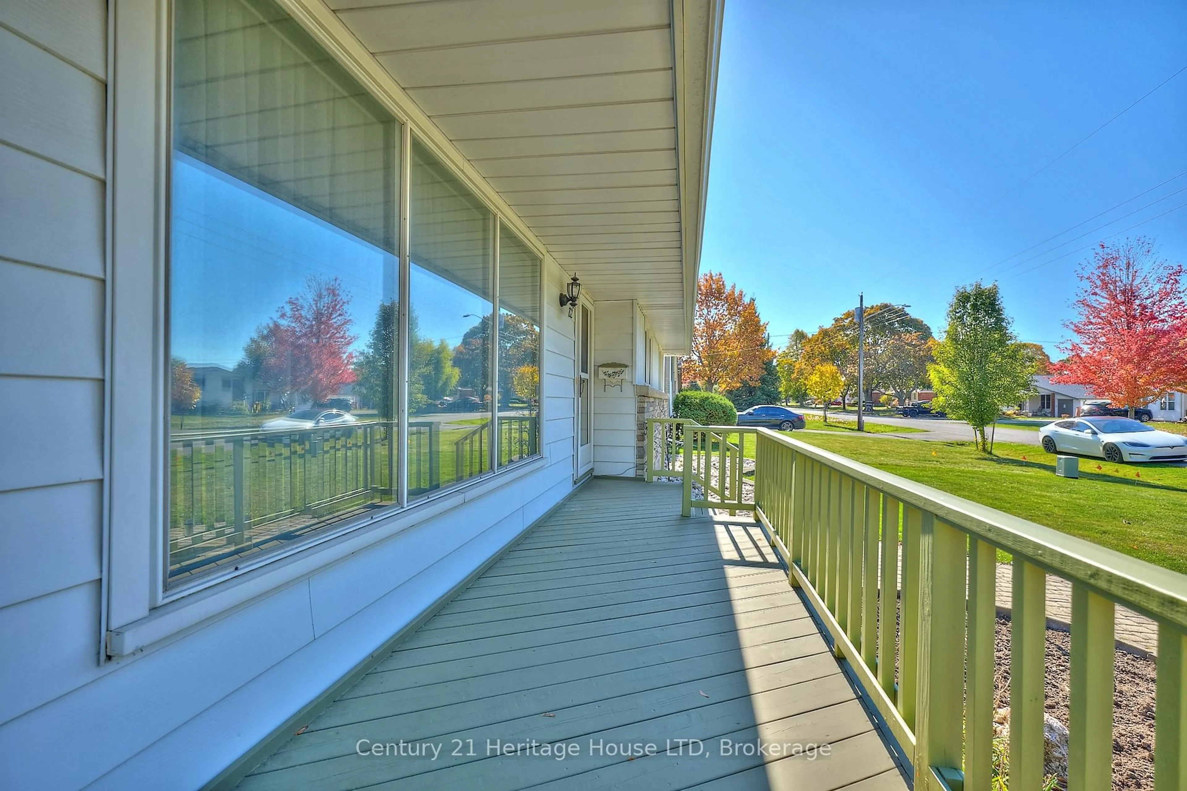Patio, water/lake/river/ocean view for 82 Wakelin Terr, St. Catharines Ontario L2M 4K9