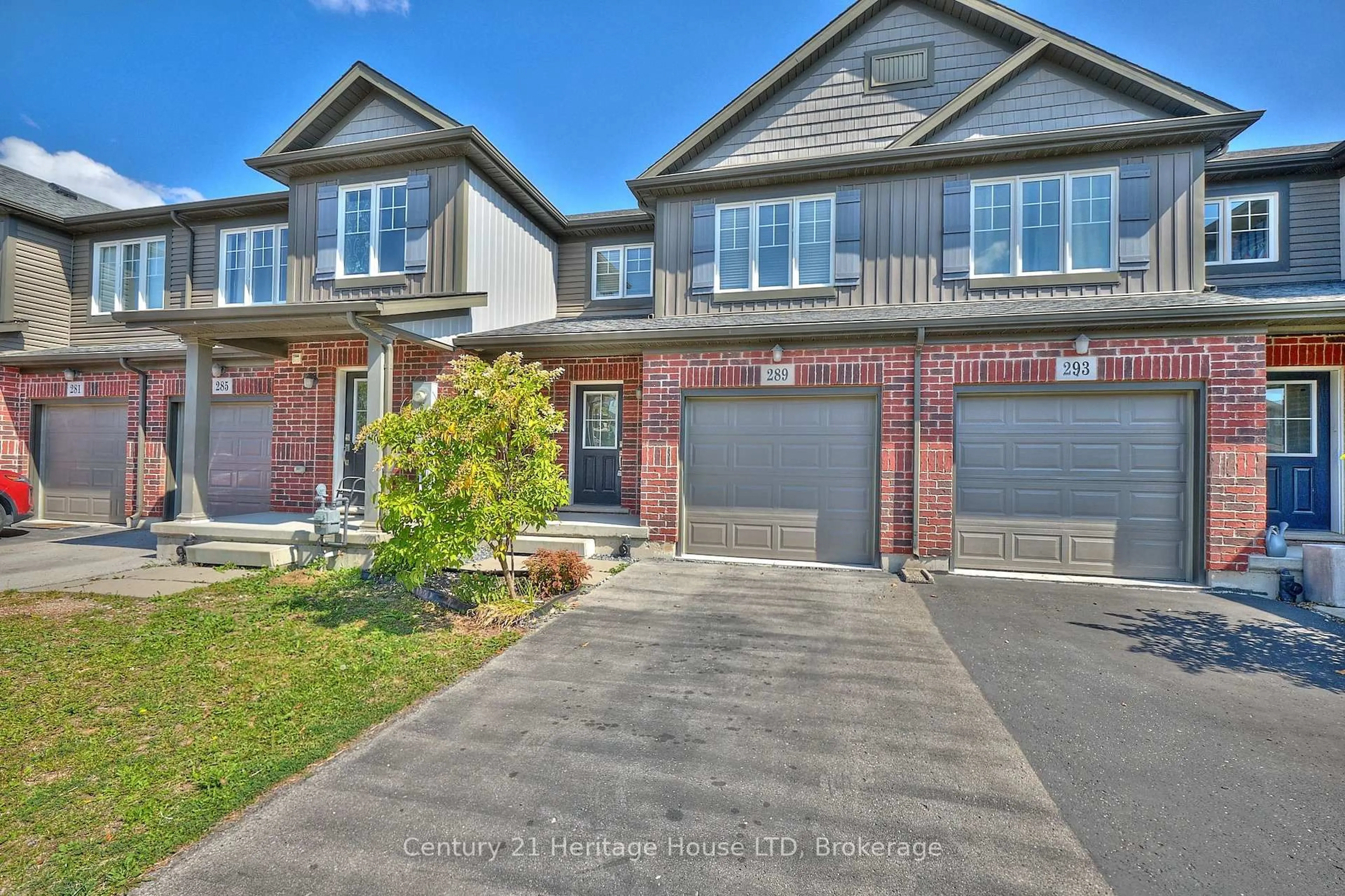 Home with brick exterior material, street for 289 SILVERWOOD Ave, Welland Ontario L3C 0B7