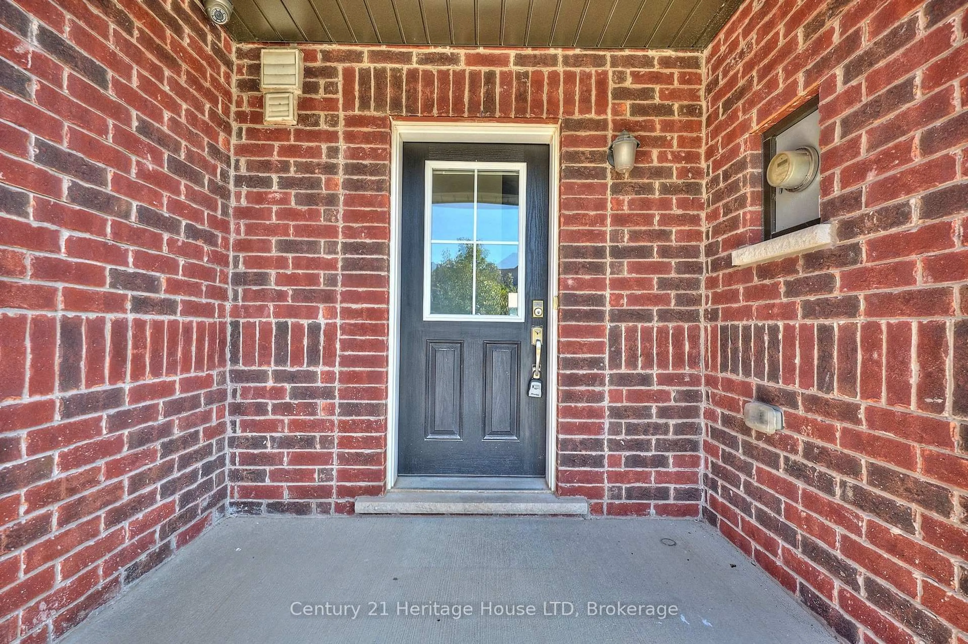 Home with brick exterior material, street for 289 SILVERWOOD Ave, Welland Ontario L3C 0B7