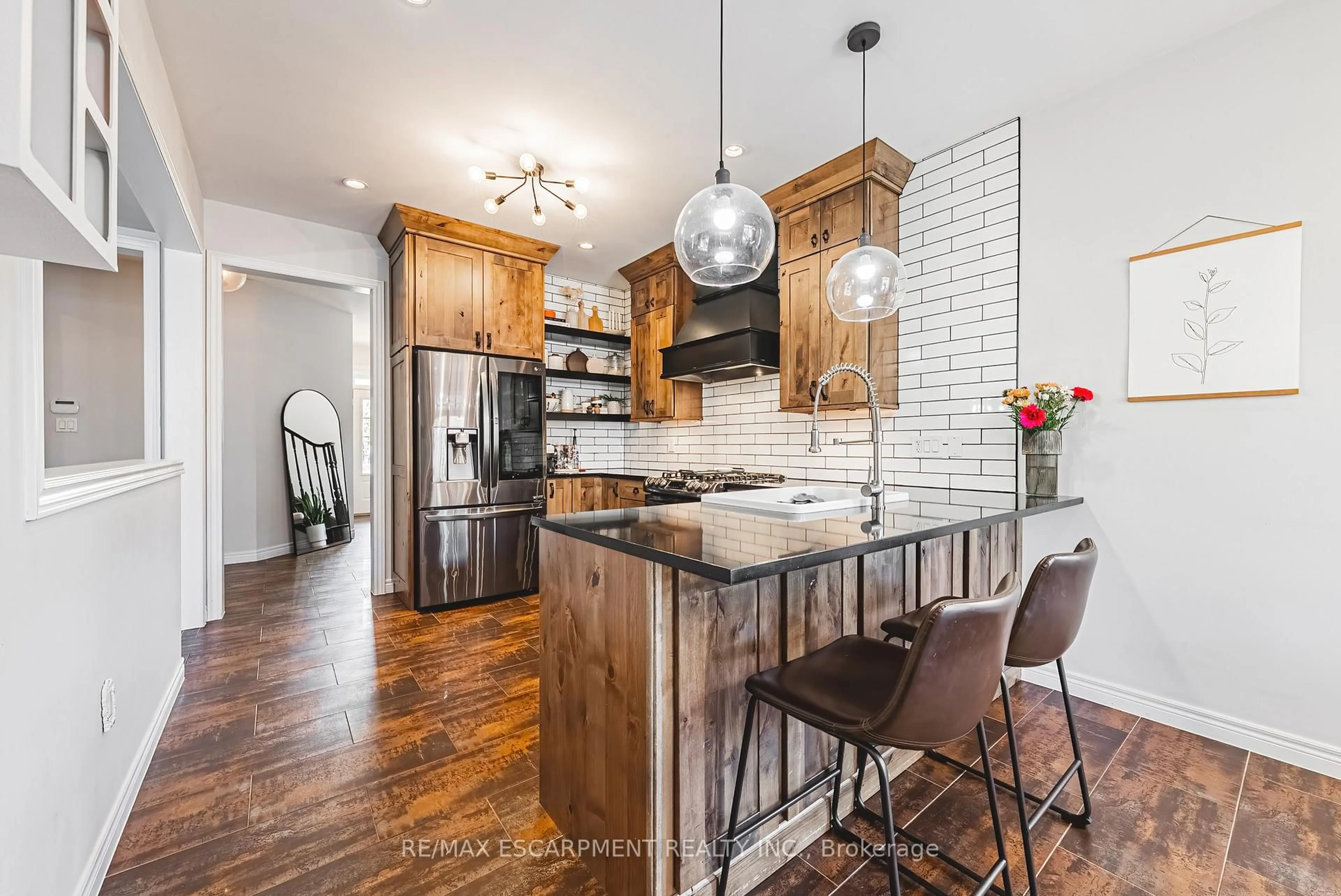 Open concept kitchen, unknown for 8 Matteo Tr, Hamilton Ontario L9B 0E8