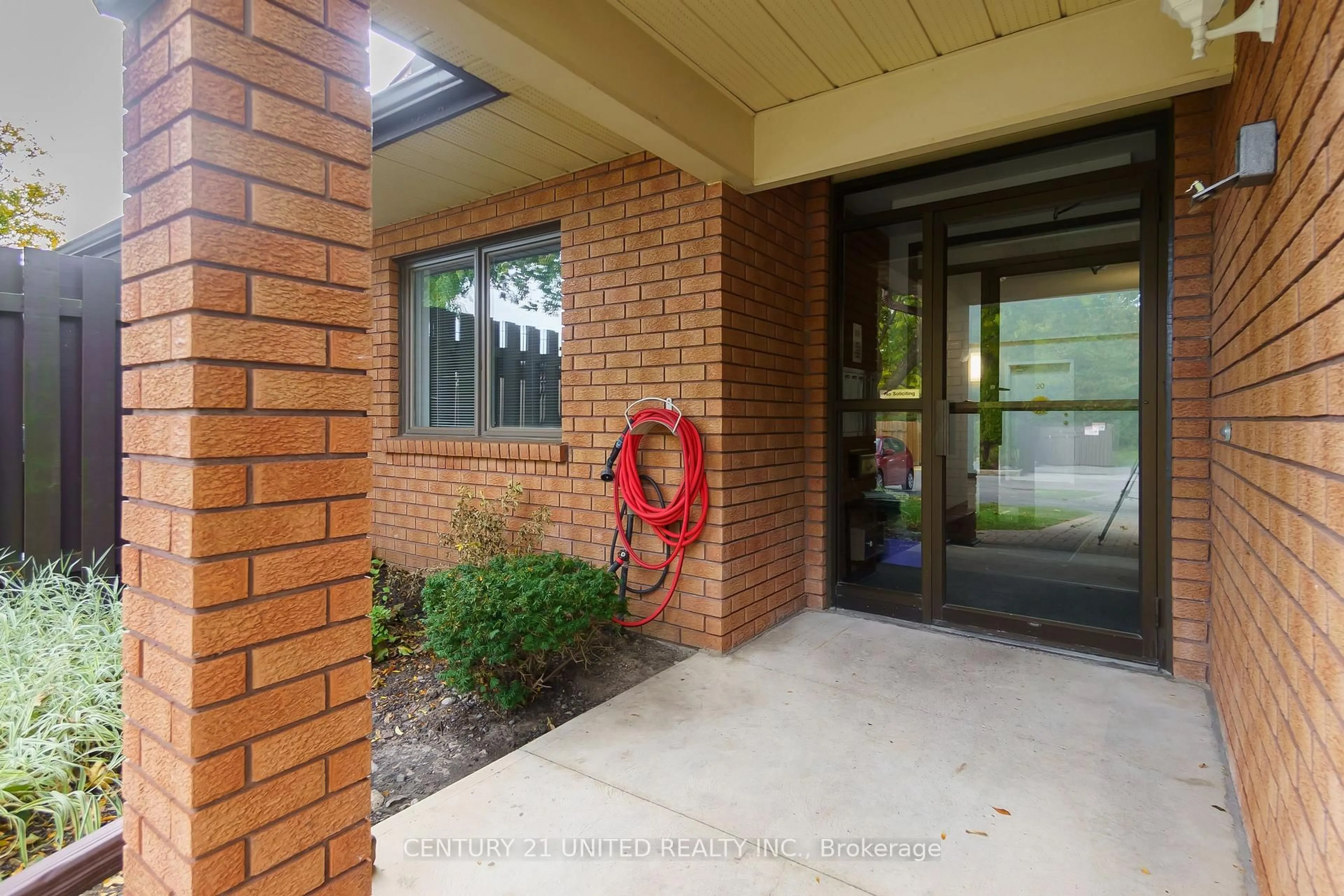 Indoor foyer for 36 Champlain Cres #15, Peterborough Ontario K9L 1T1