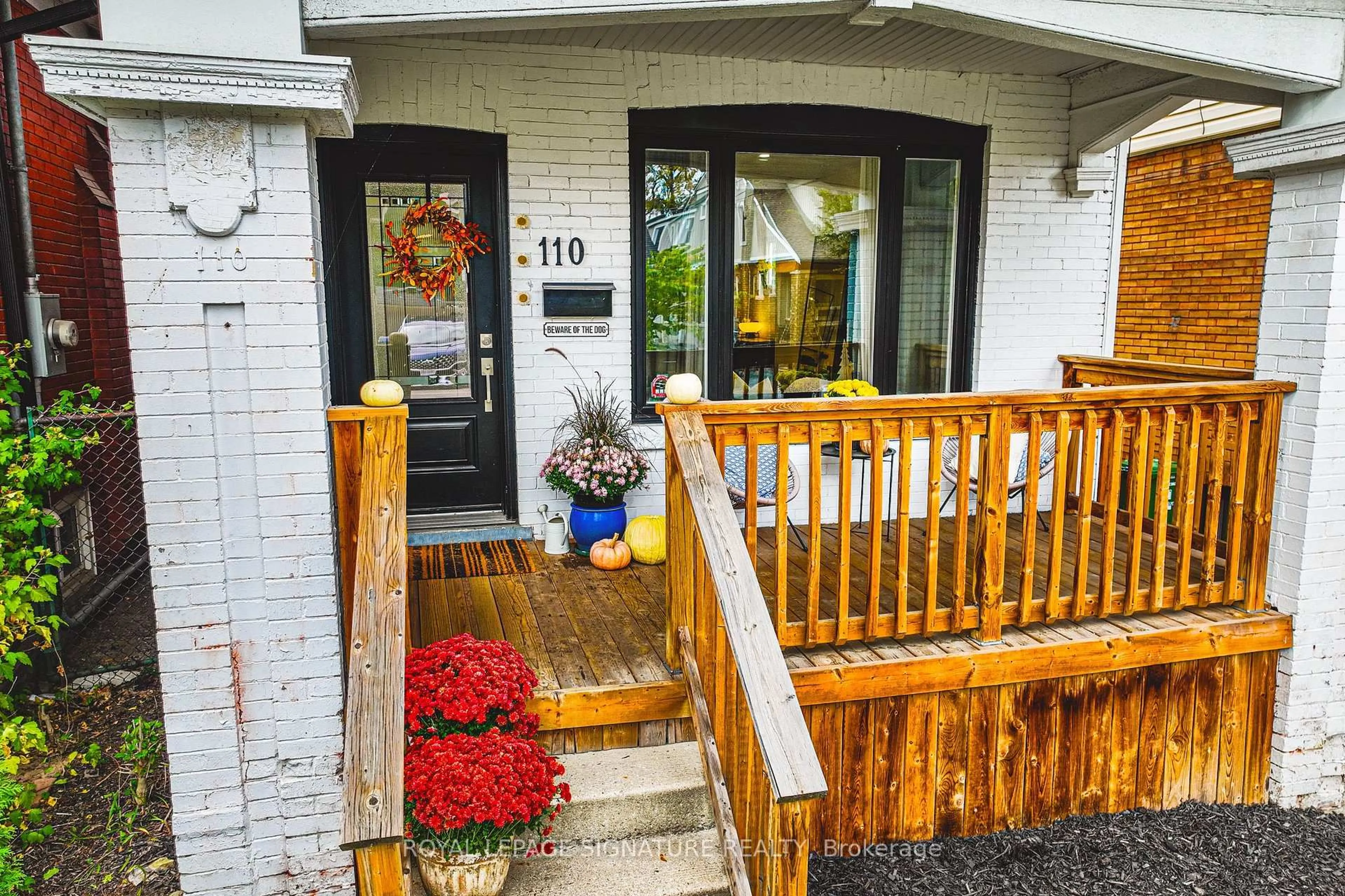 Patio, street for 110 Kensington Ave, Hamilton Ontario L8M 3H3