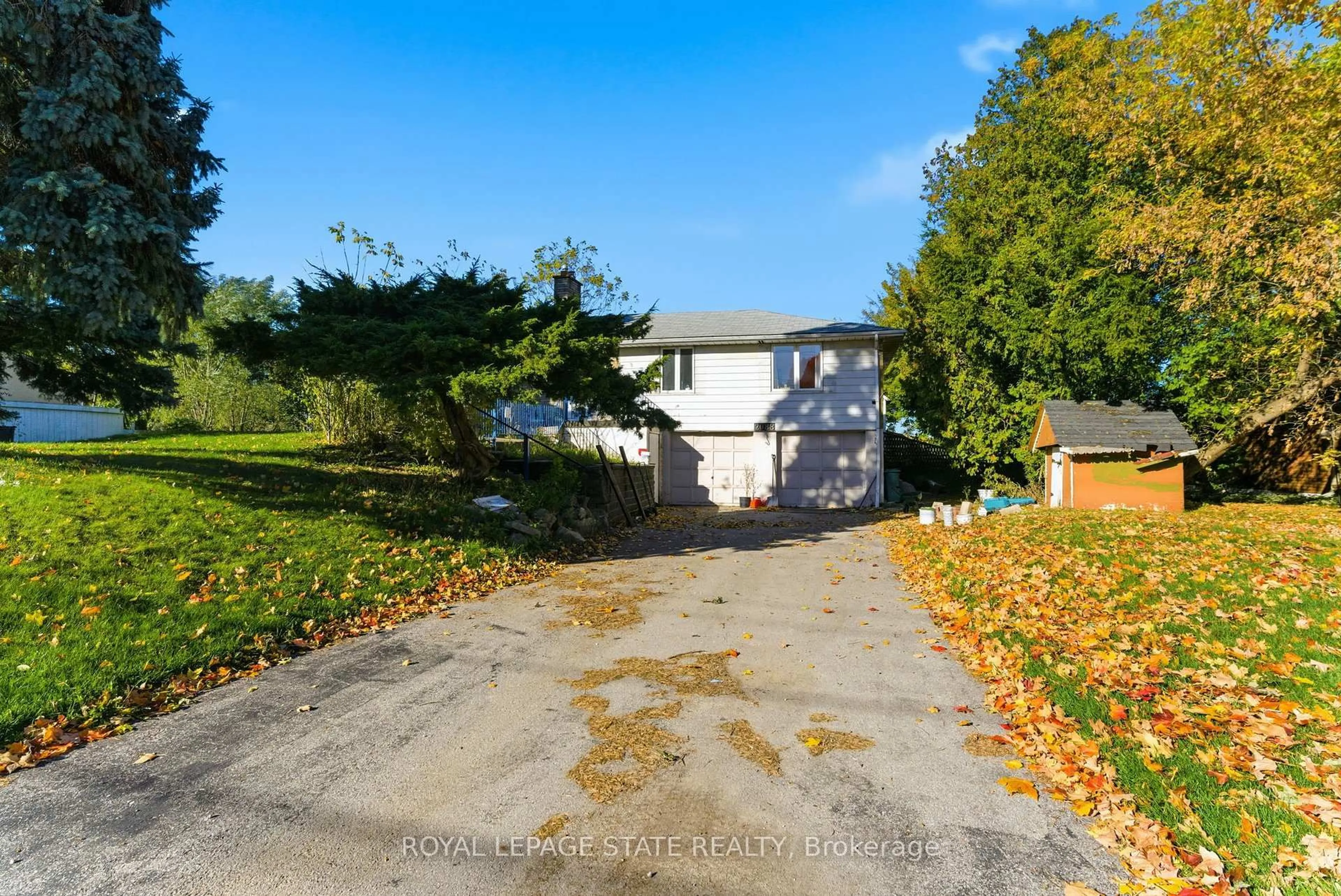 A pic from outside/outdoor area/front of a property/back of a property/a pic from drone, street for 2088 Upper James St, Hamilton Ontario L0R 1W0