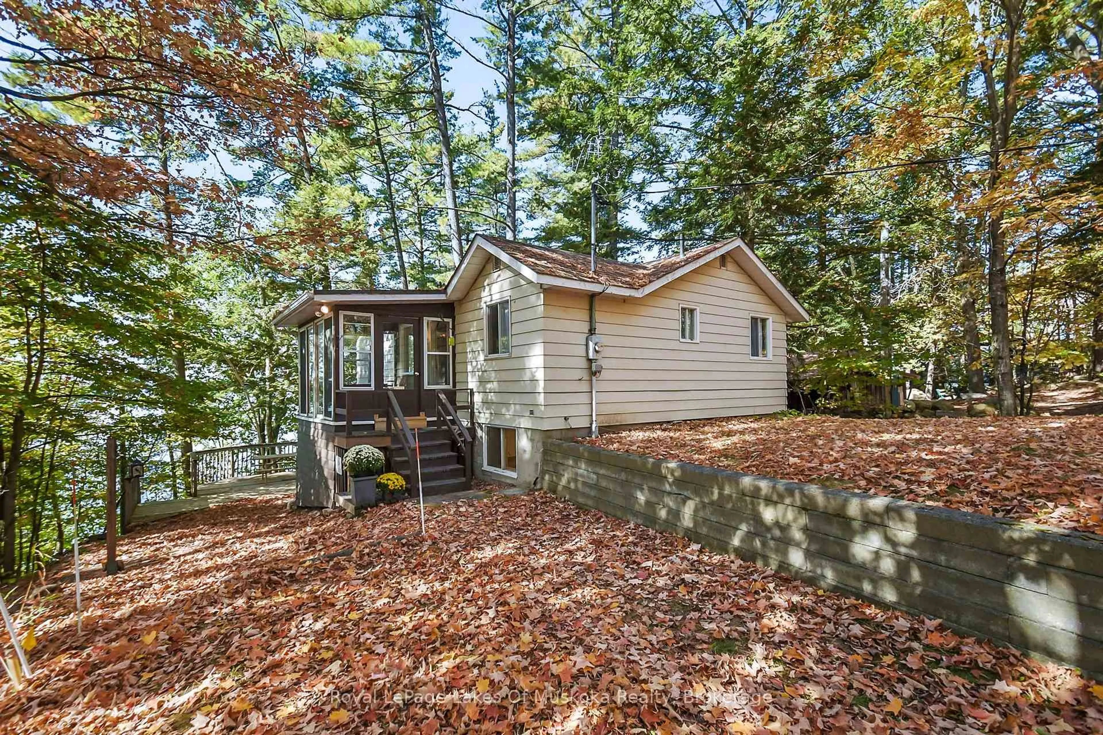 Shed for 1031 Bowyers Beach Rd, Bracebridge Ontario P1L 1W8