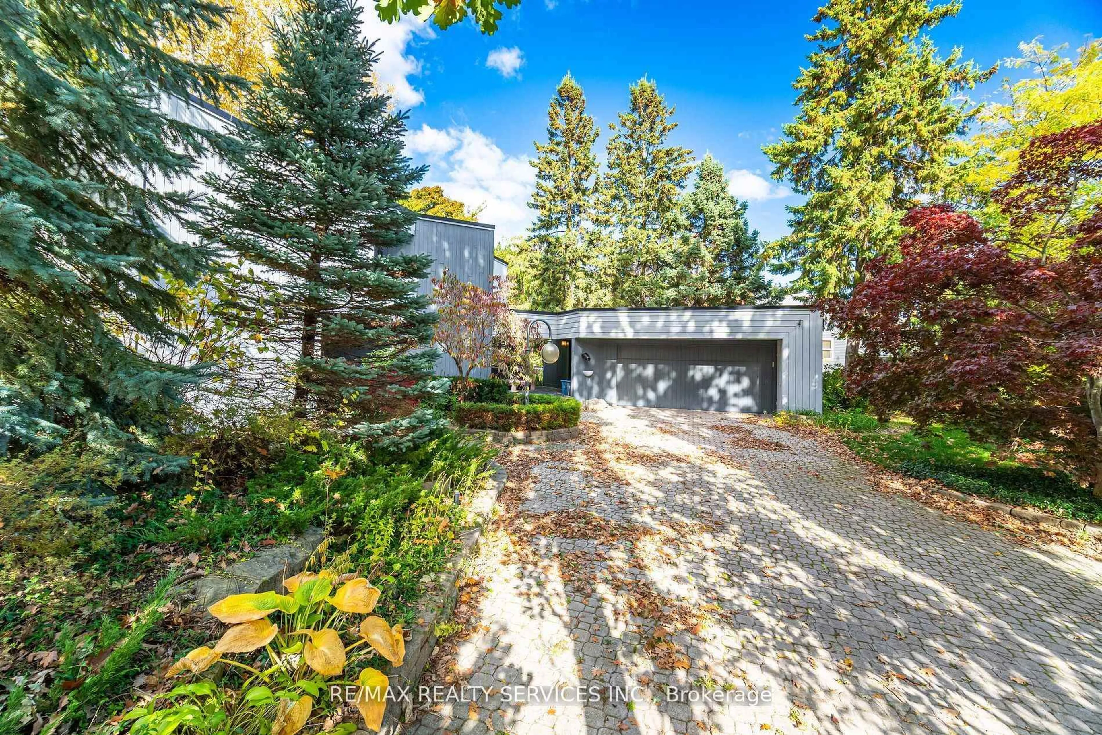 Unknown for 4296 Village Park Dr, Lincoln Ontario L3J 0J1